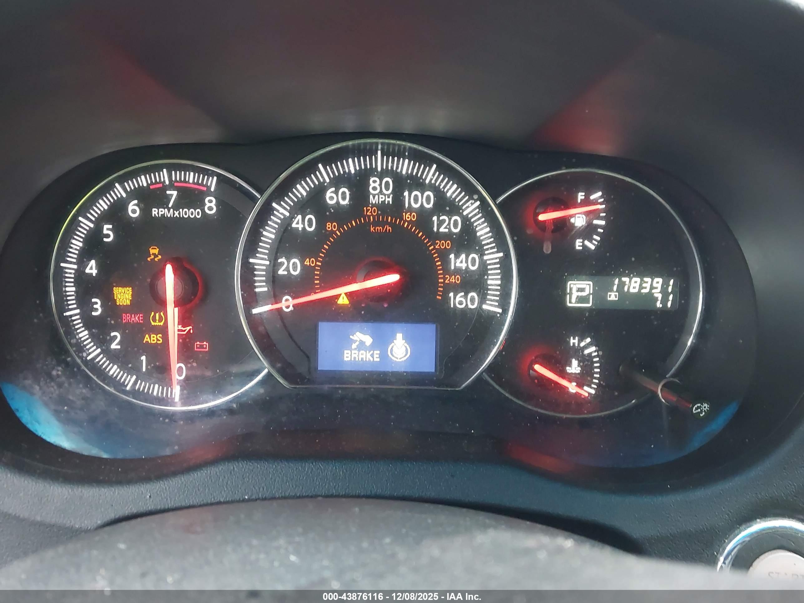 NISSAN MAXIMA image 7