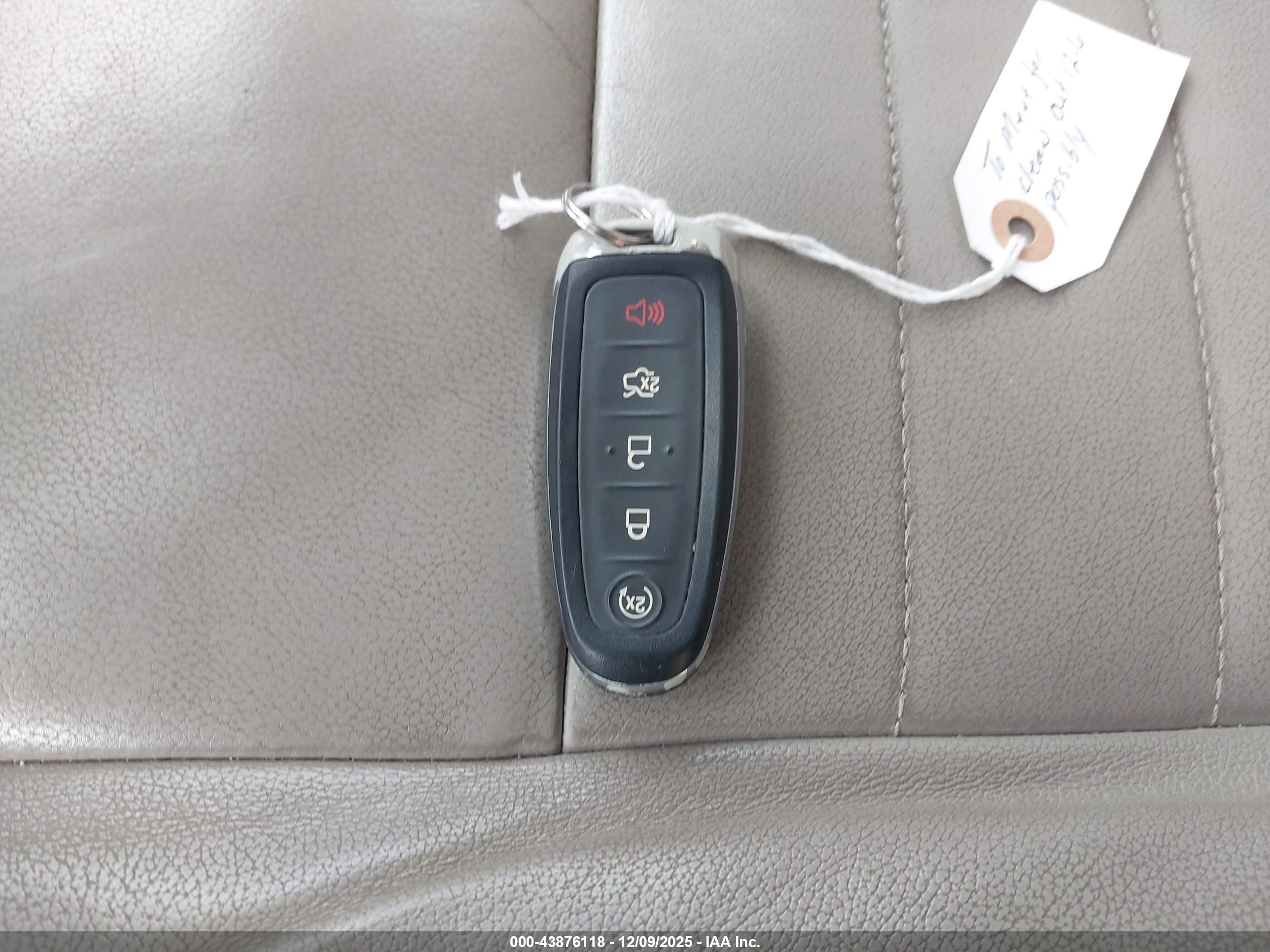 FORD ESCAPE image 11