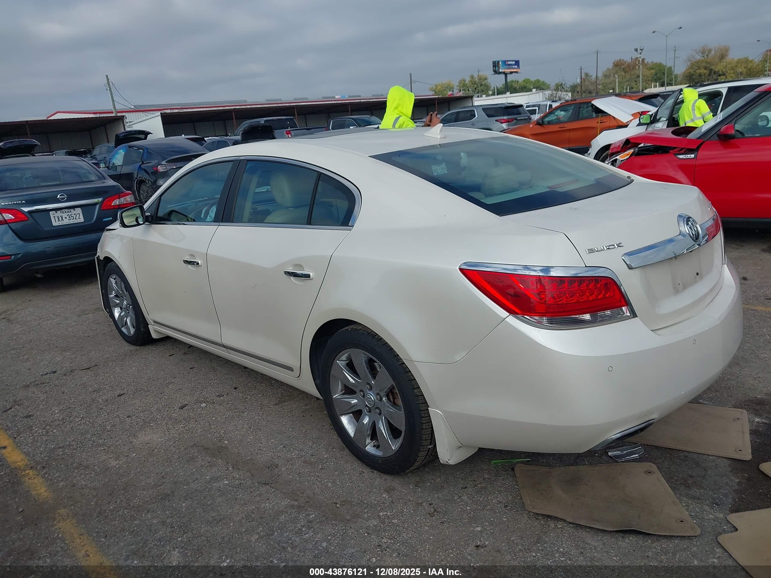 BUICK LACROSSE image 3