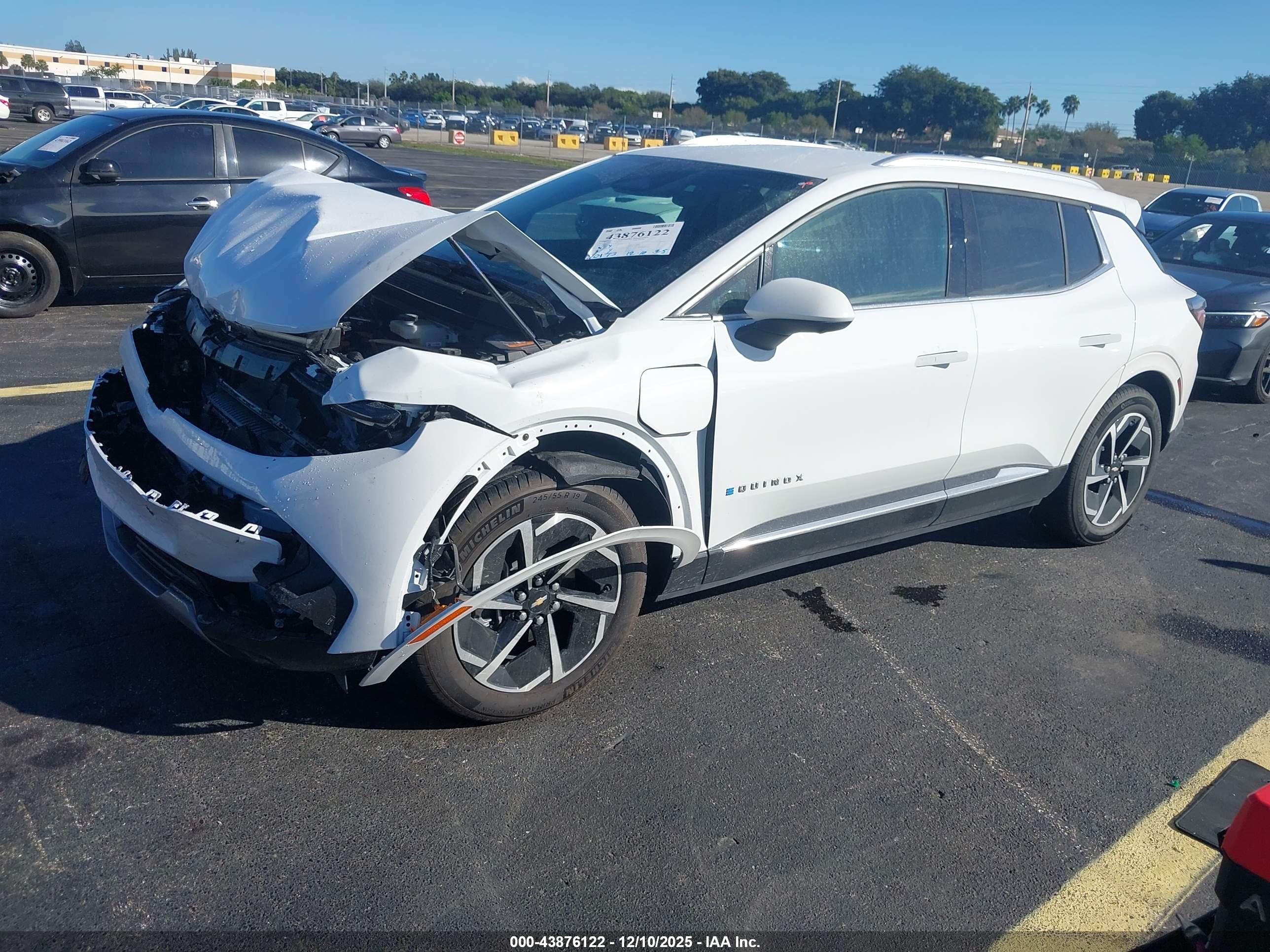 CHEVROLET EQUINOX image 2