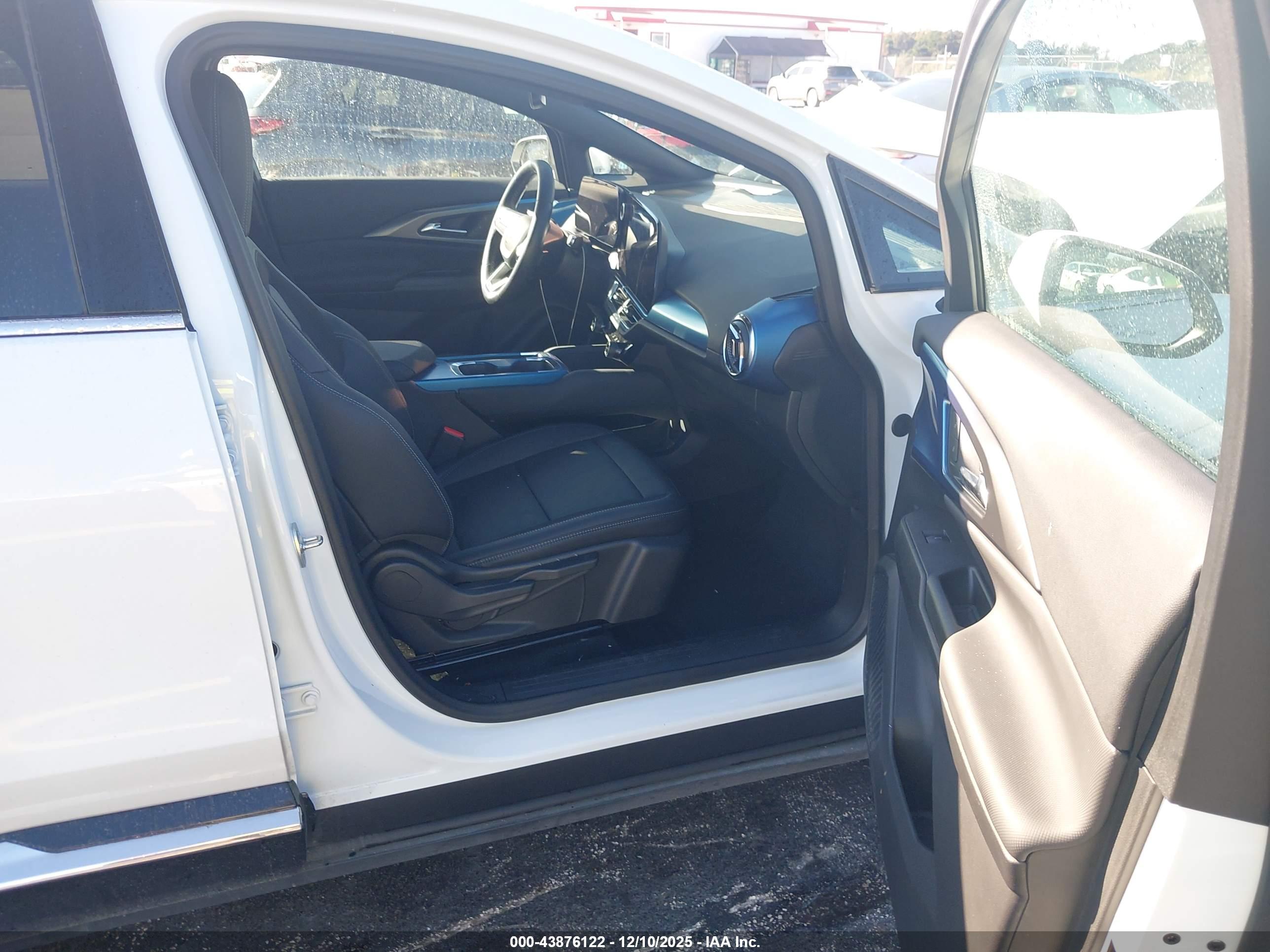 CHEVROLET EQUINOX image 5