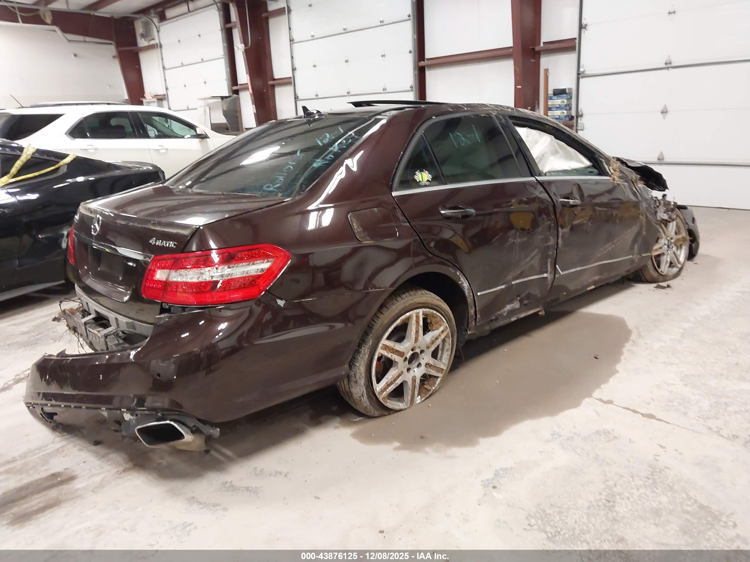 MERCEDES-BENZ E image 4