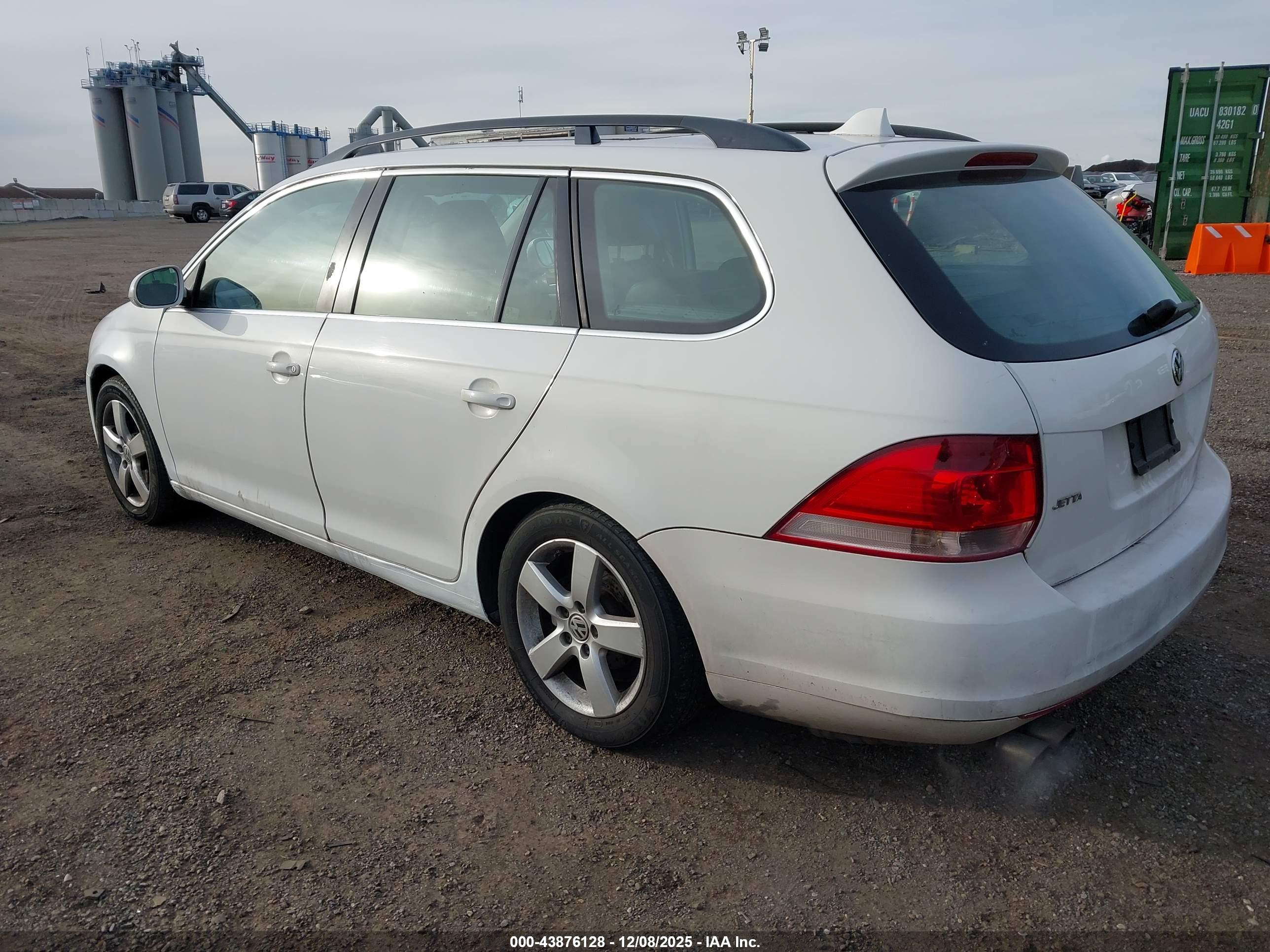 VOLKSWAGEN JETTA image 3