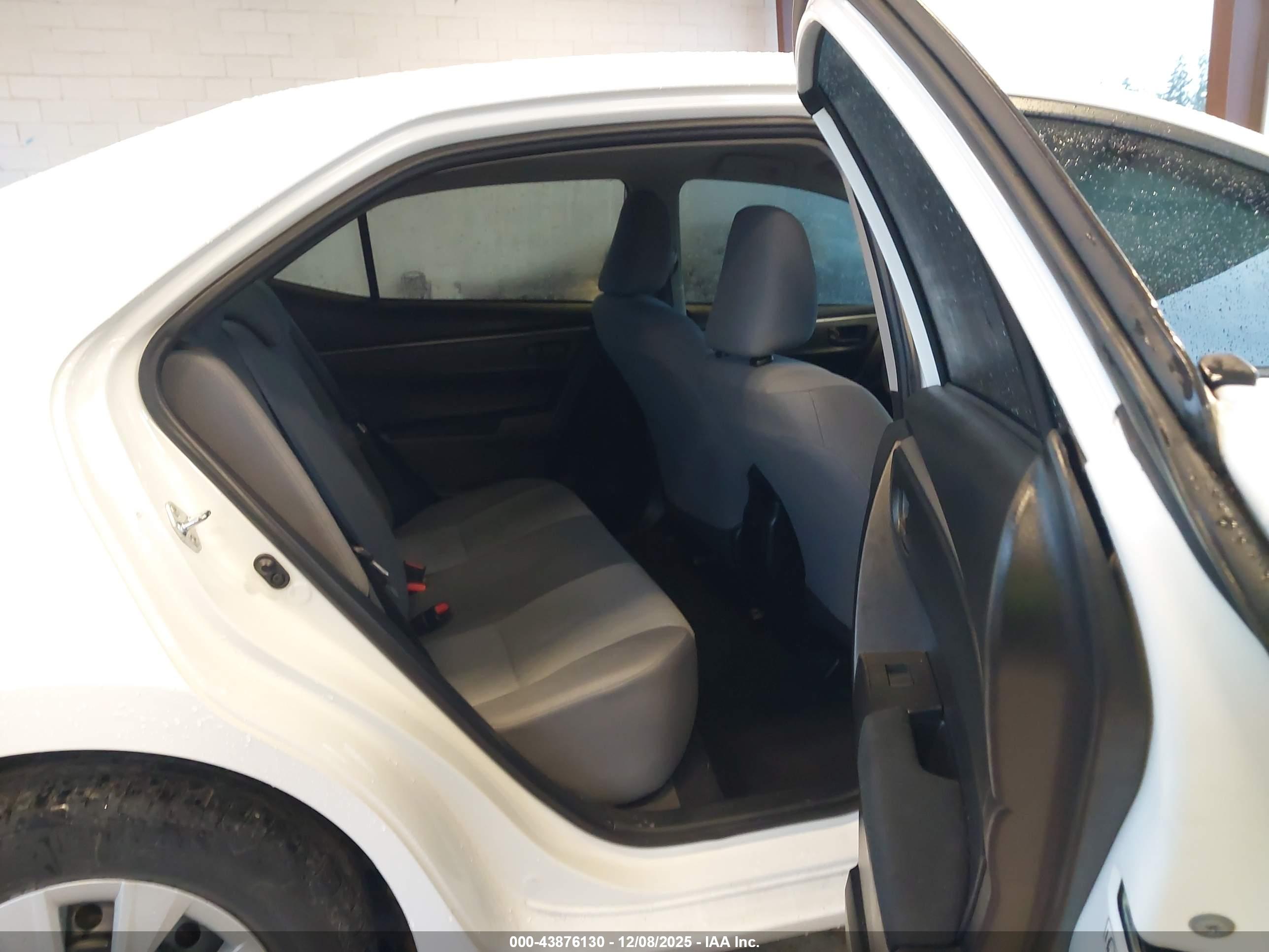 TOYOTA COROLLA image 8