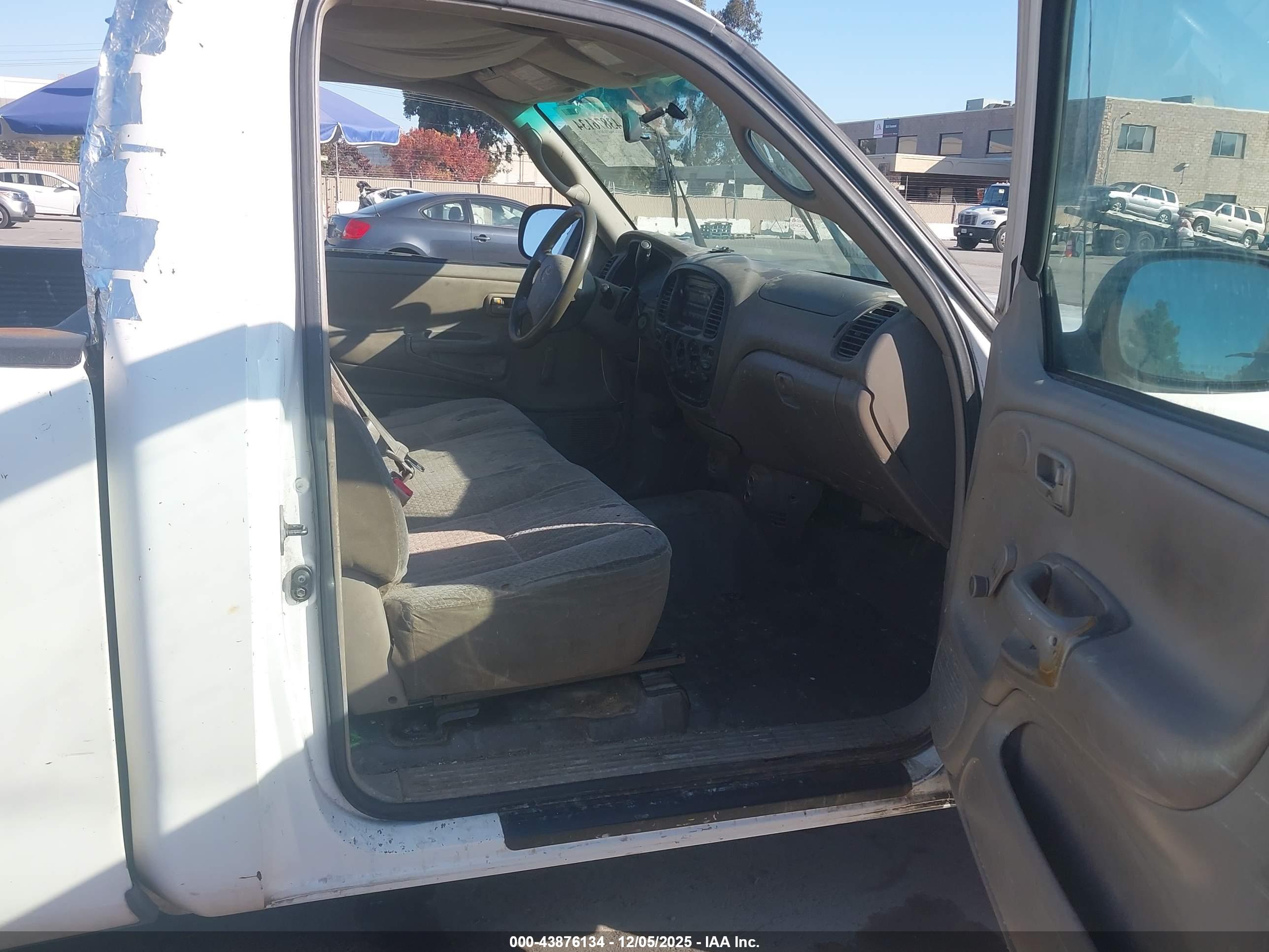TOYOTA TUNDRA image 5