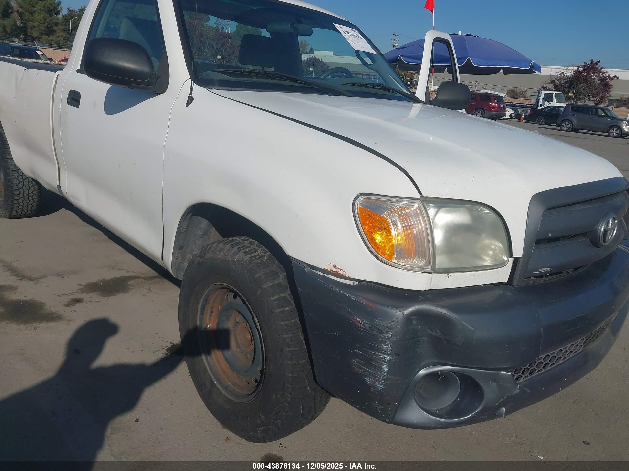TOYOTA TUNDRA image 6