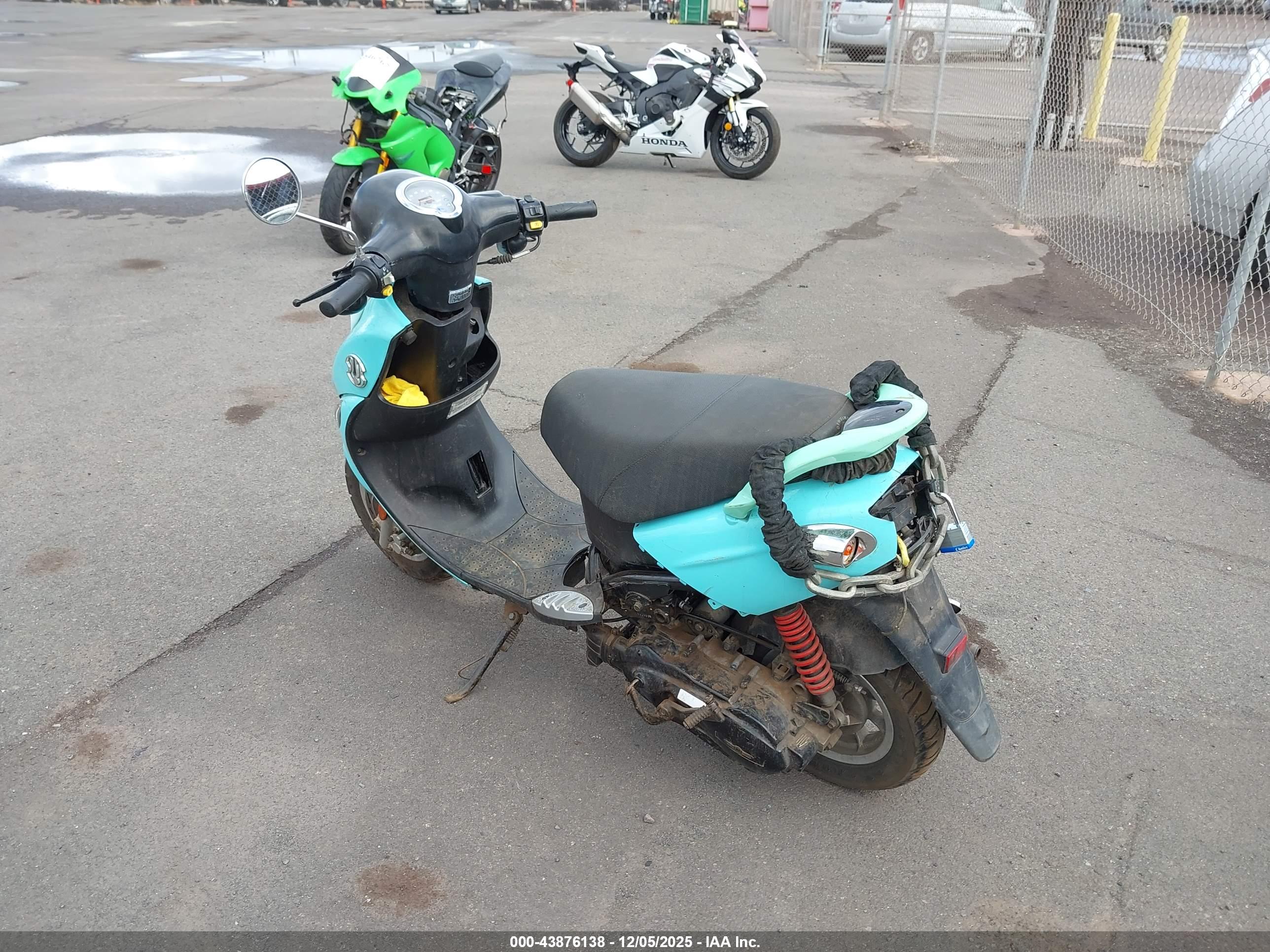 GENUINE SCOOTER image 3
