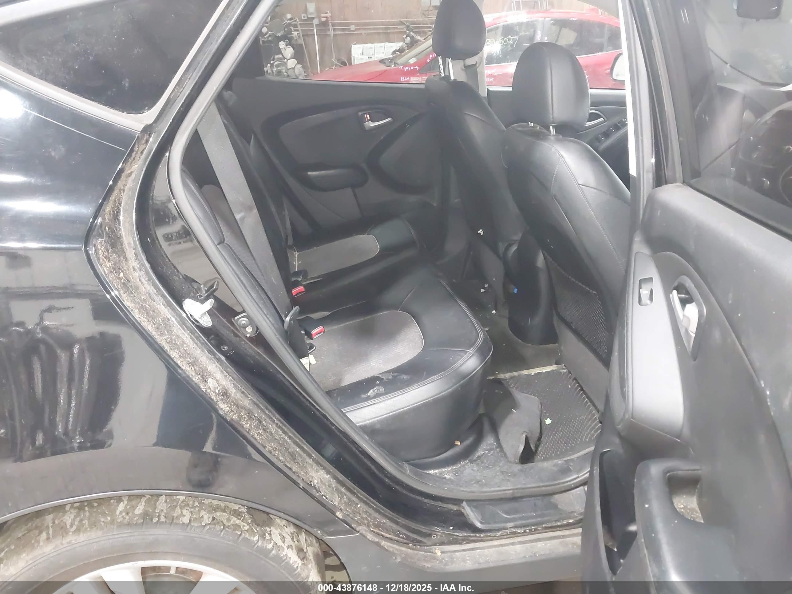 HYUNDAI TUCSON image 8