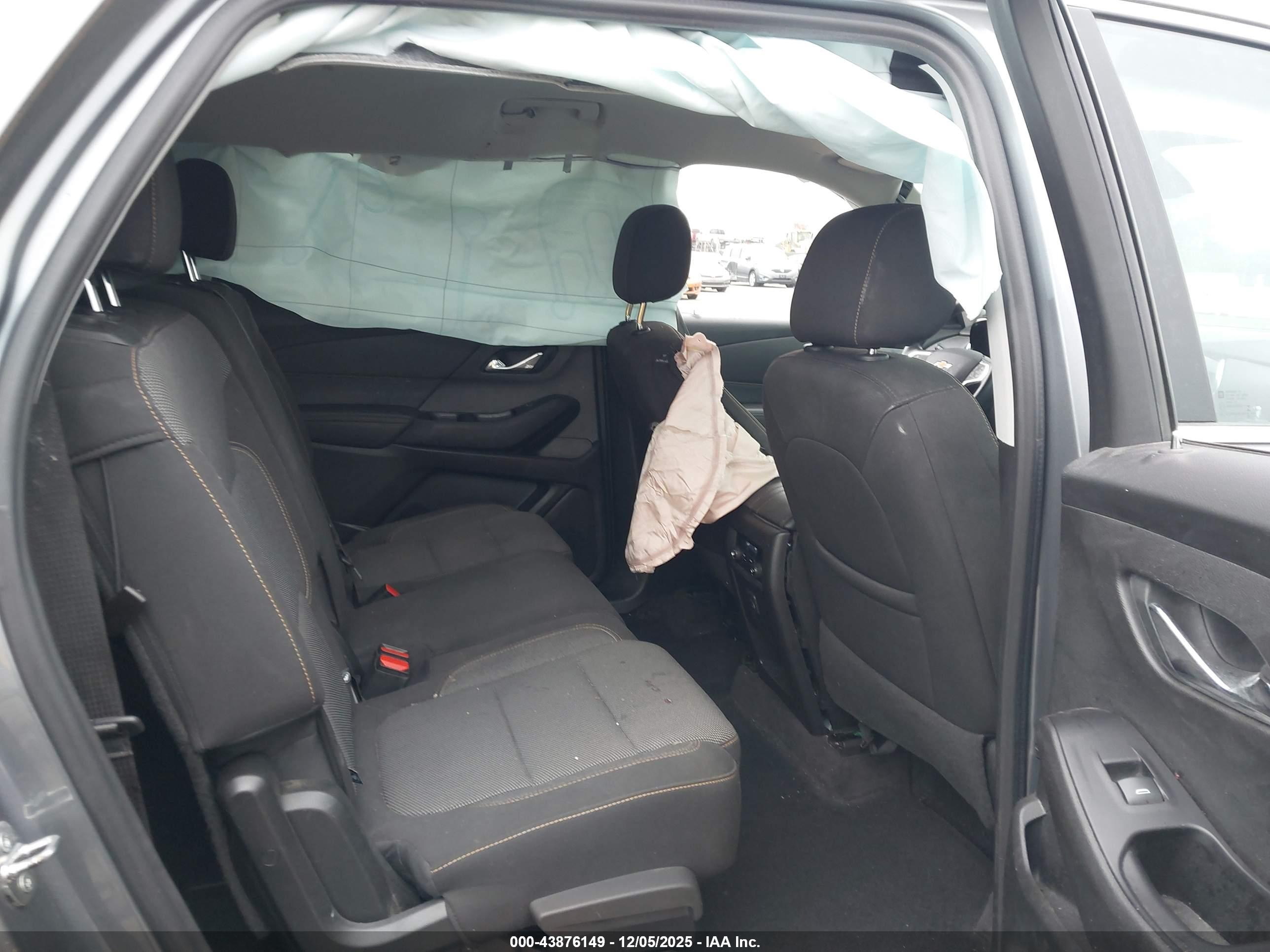 CHEVROLET TRAVERSE image 8