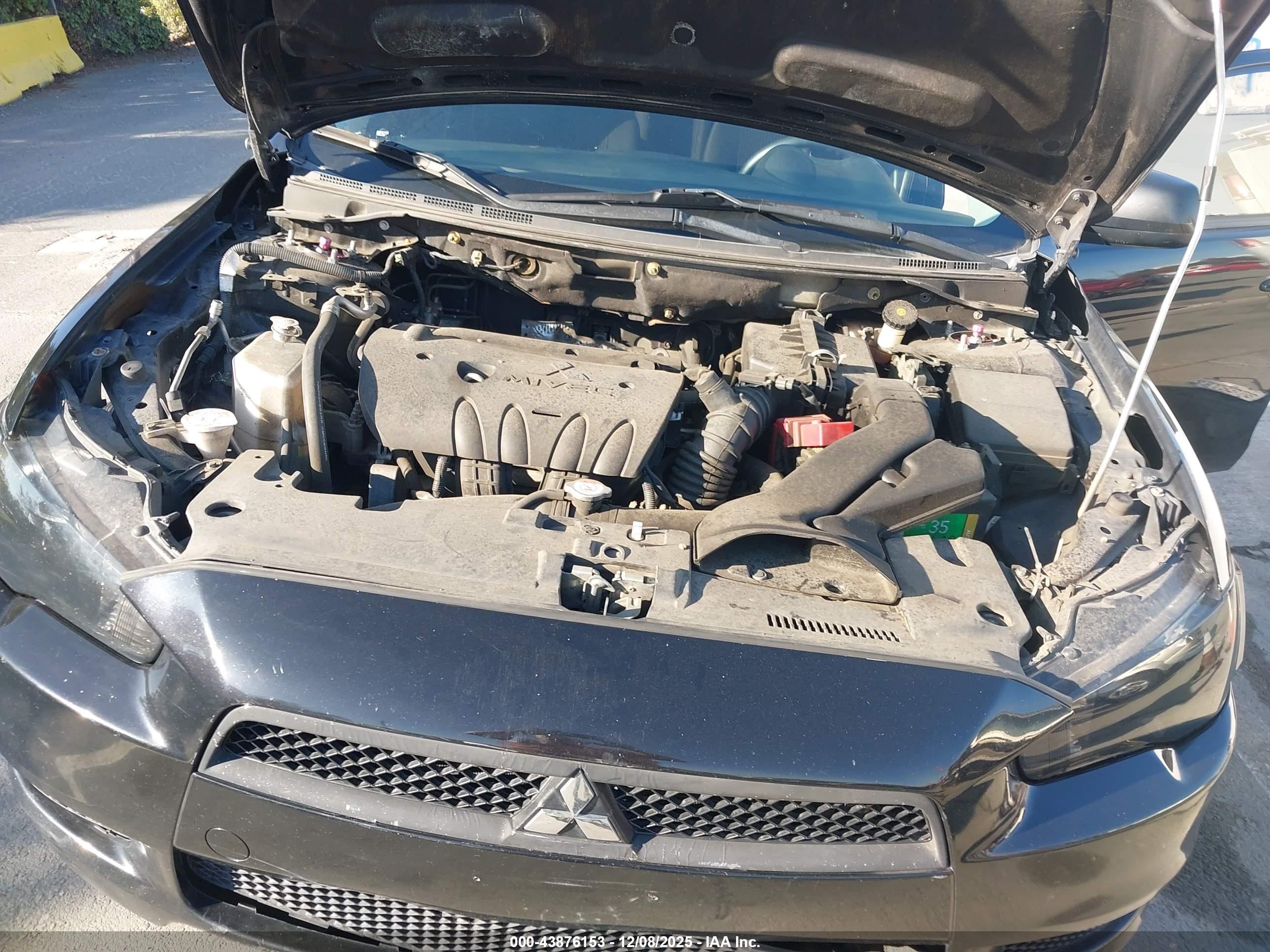 MITSUBISHI LANCER image 10