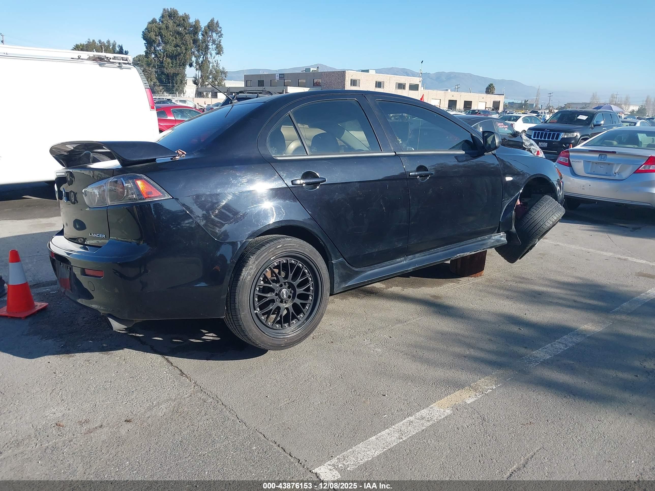 MITSUBISHI LANCER image 4