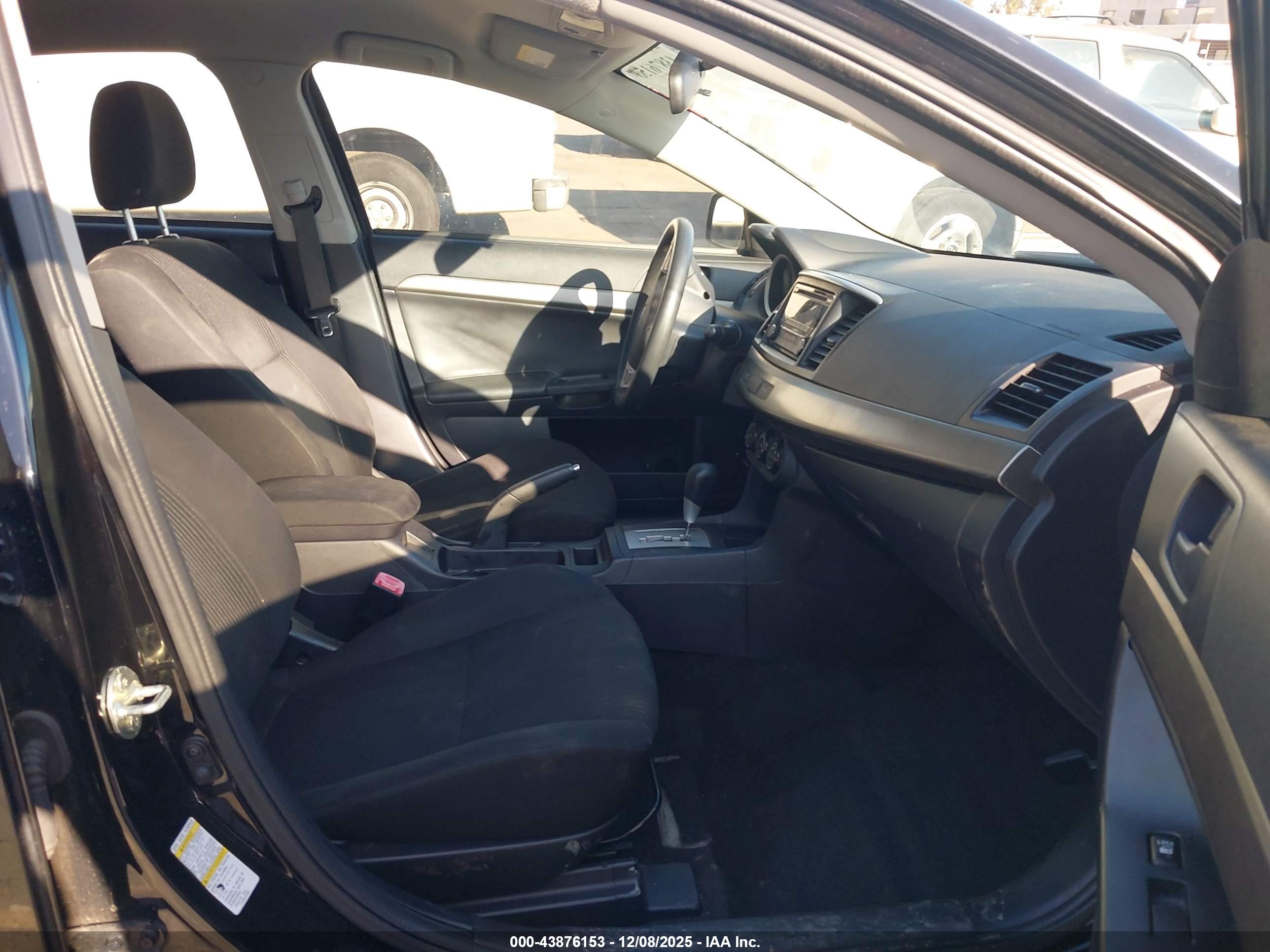 MITSUBISHI LANCER image 5