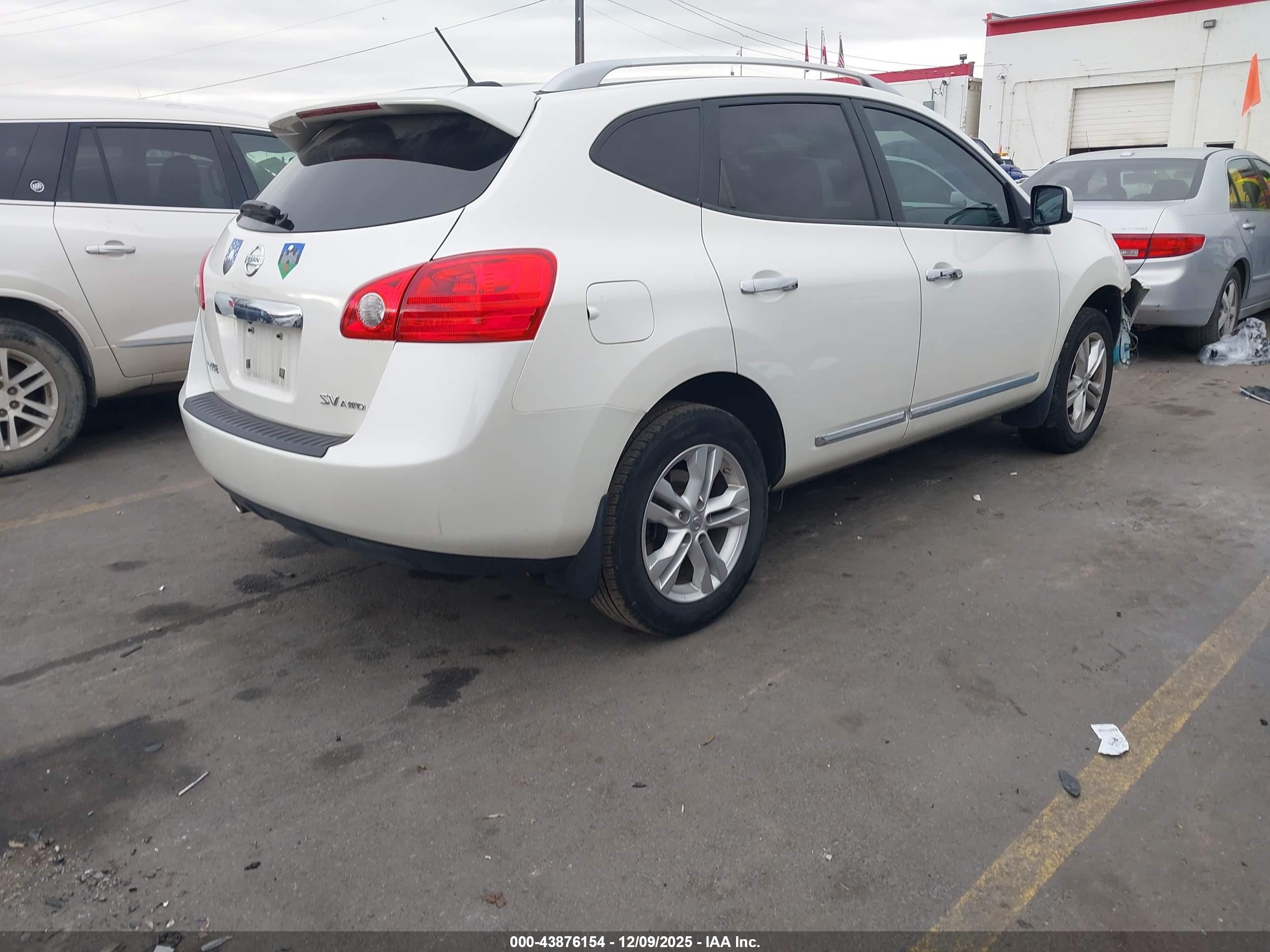 NISSAN ROGUE image 4