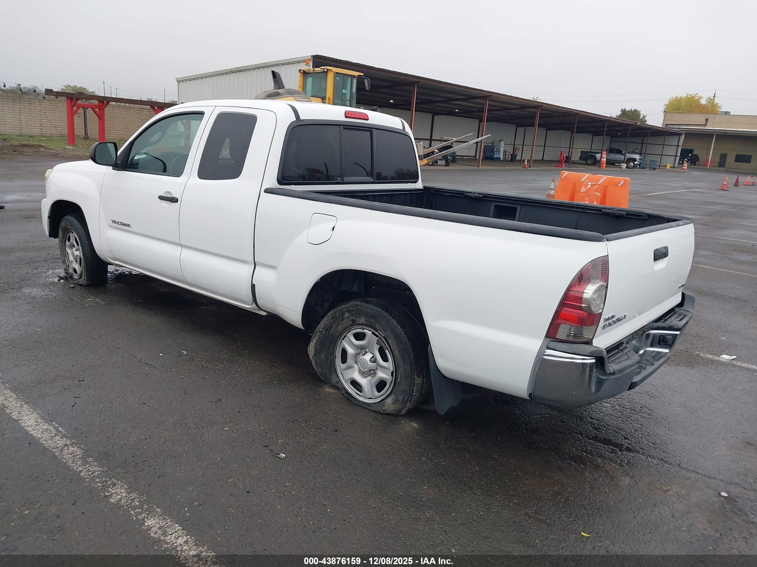 TOYOTA TACOMA image 3