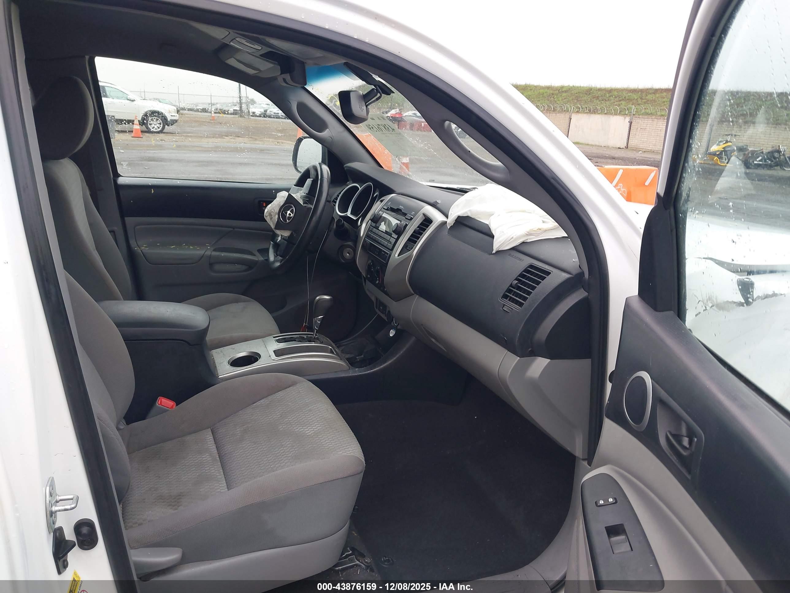 TOYOTA TACOMA image 5
