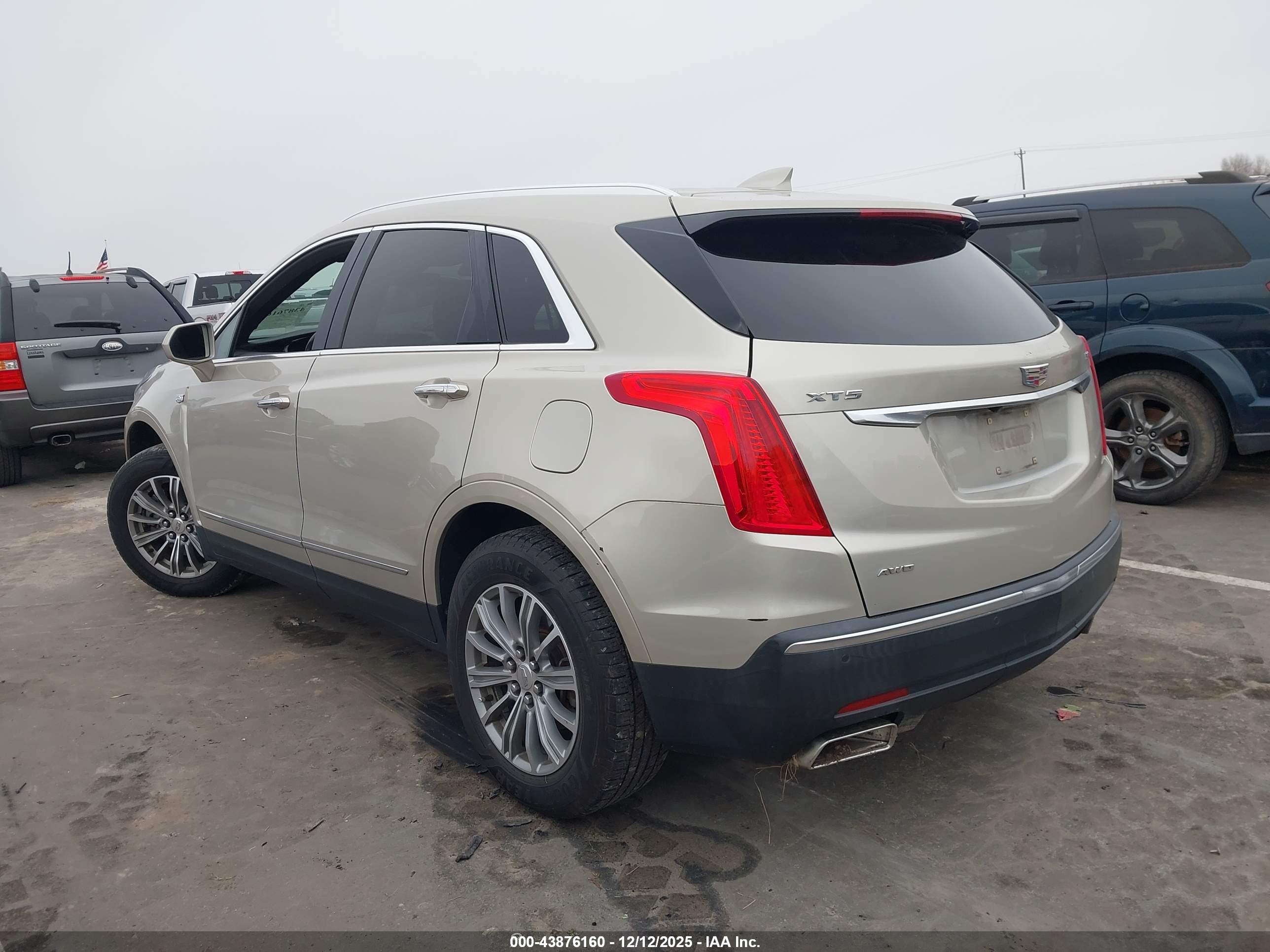 CADILLAC XT5 image 3