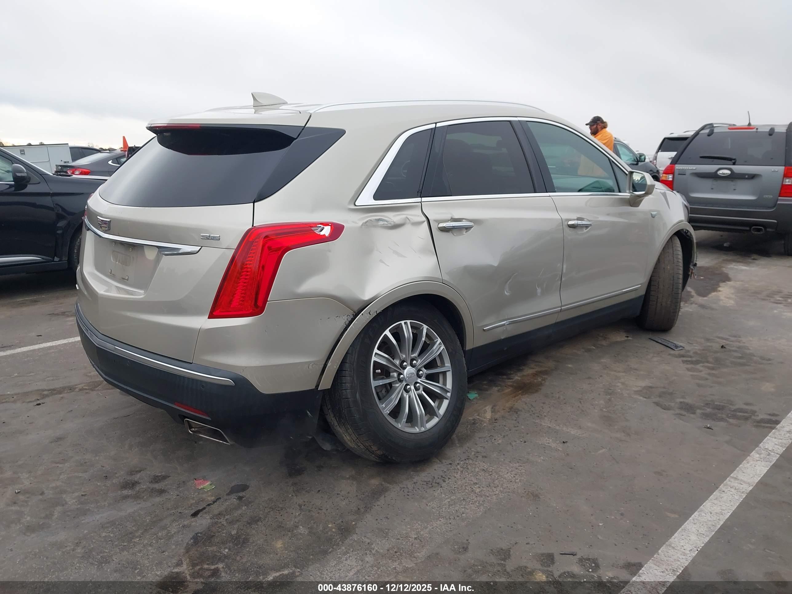 CADILLAC XT5 image 4