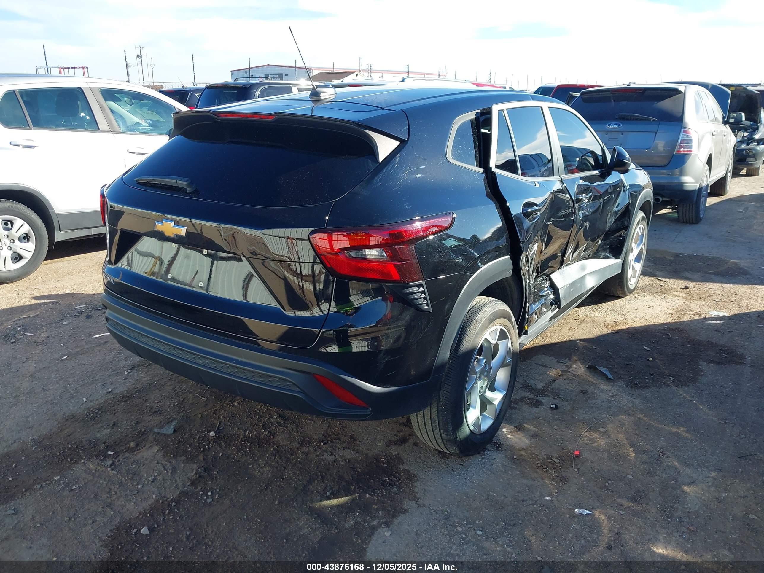 CHEVROLET TRAX image 4