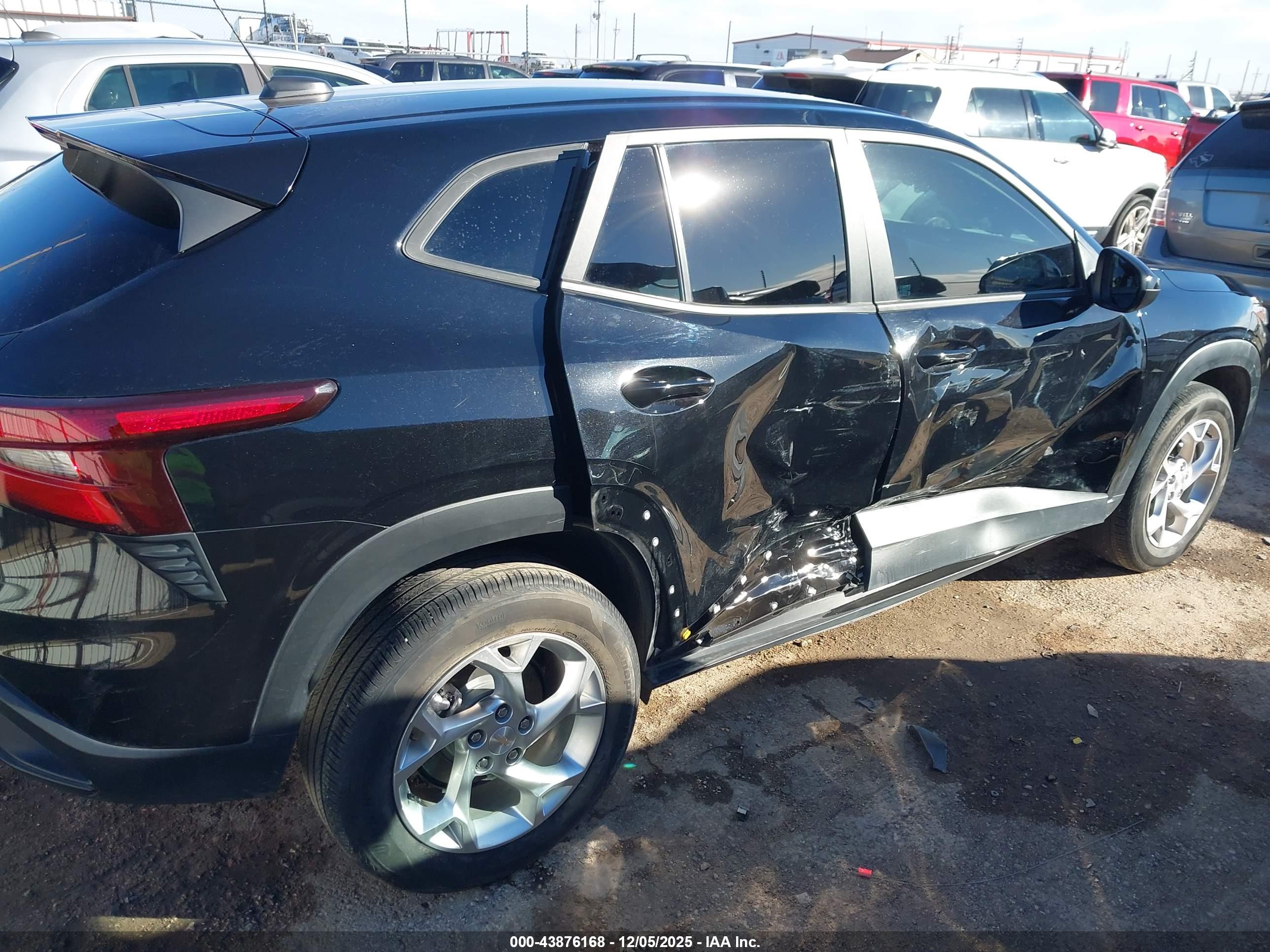 CHEVROLET TRAX image 6