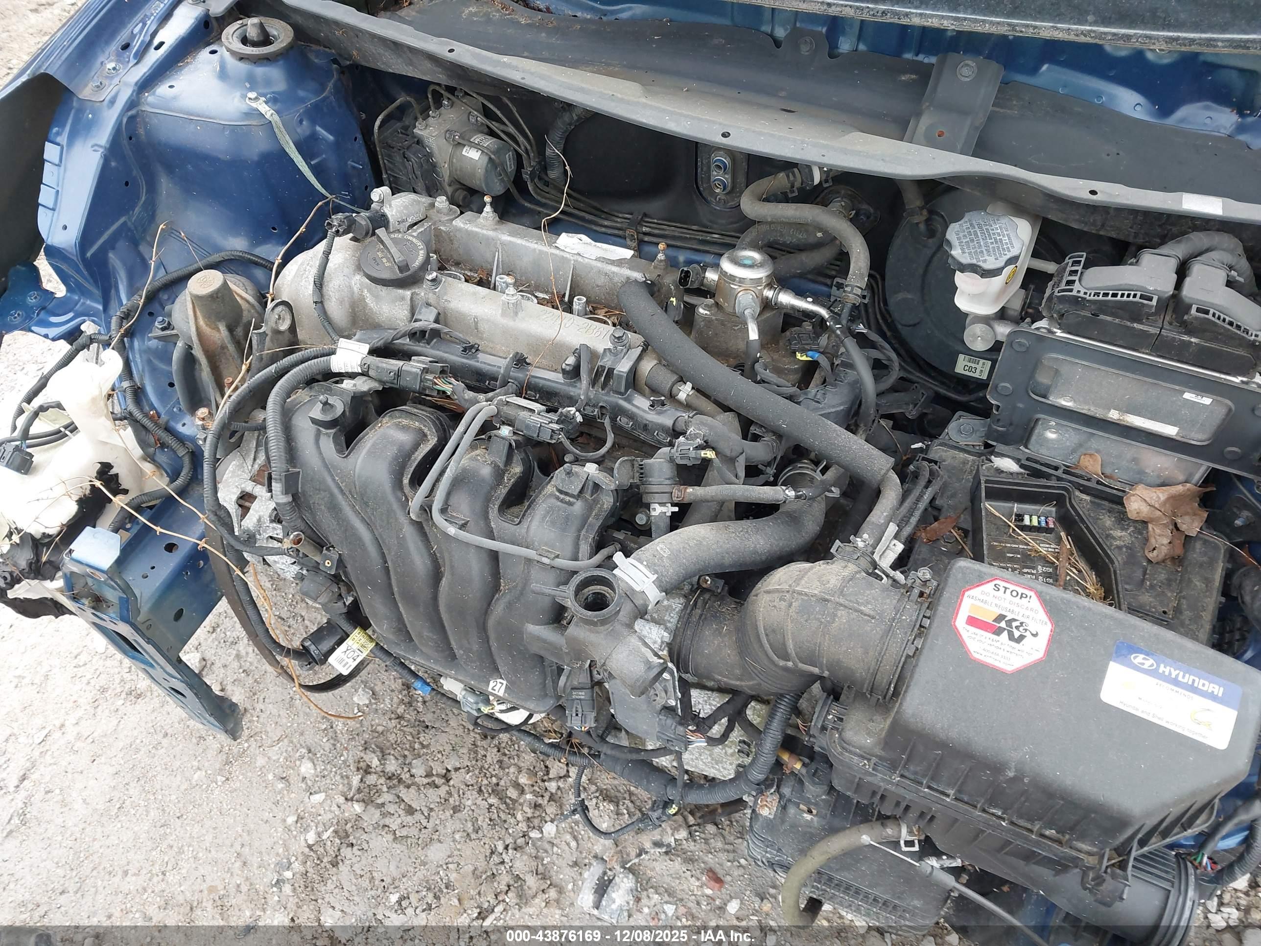HYUNDAI ACCENT image 10