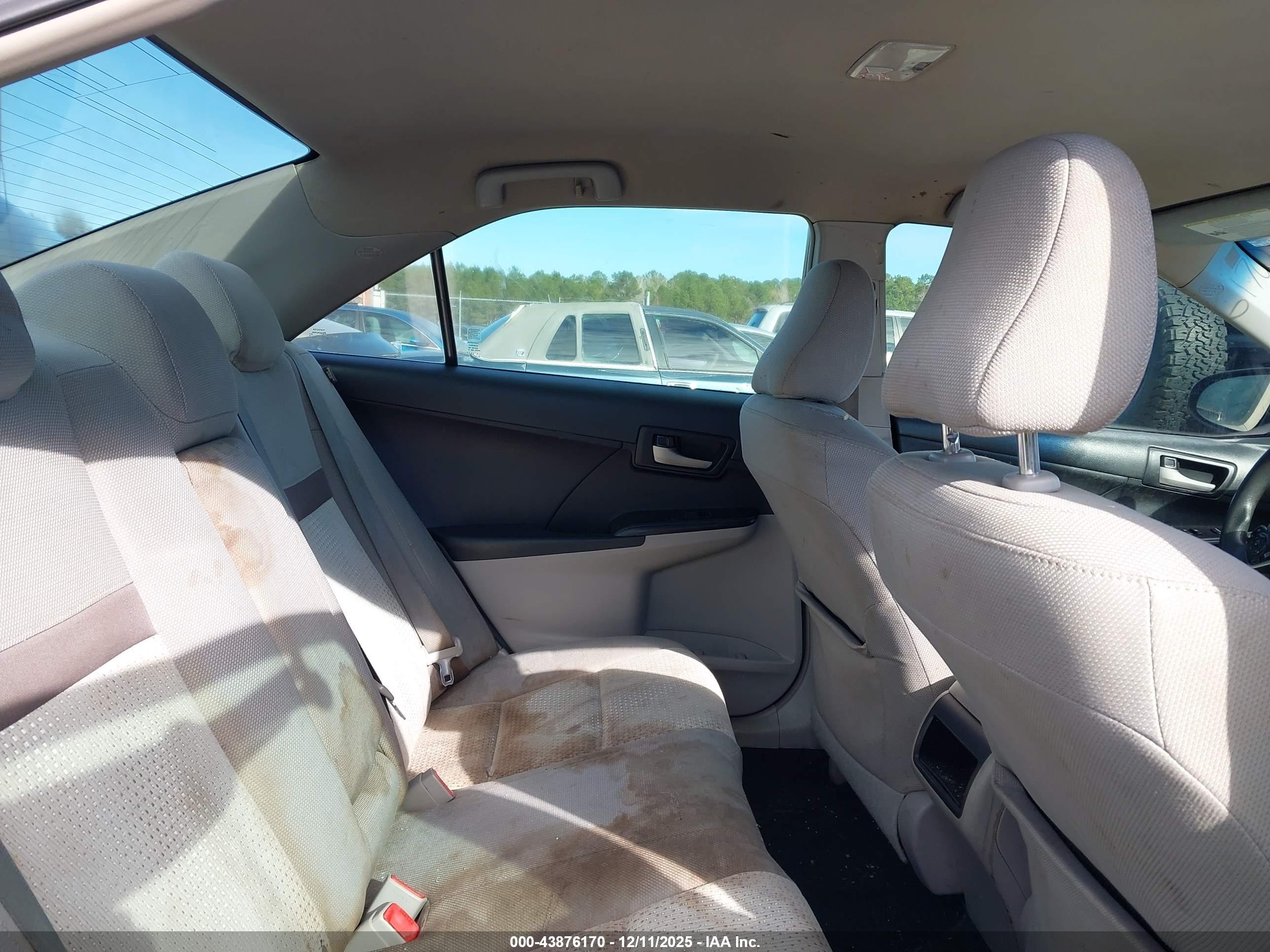 TOYOTA CAMRY image 8