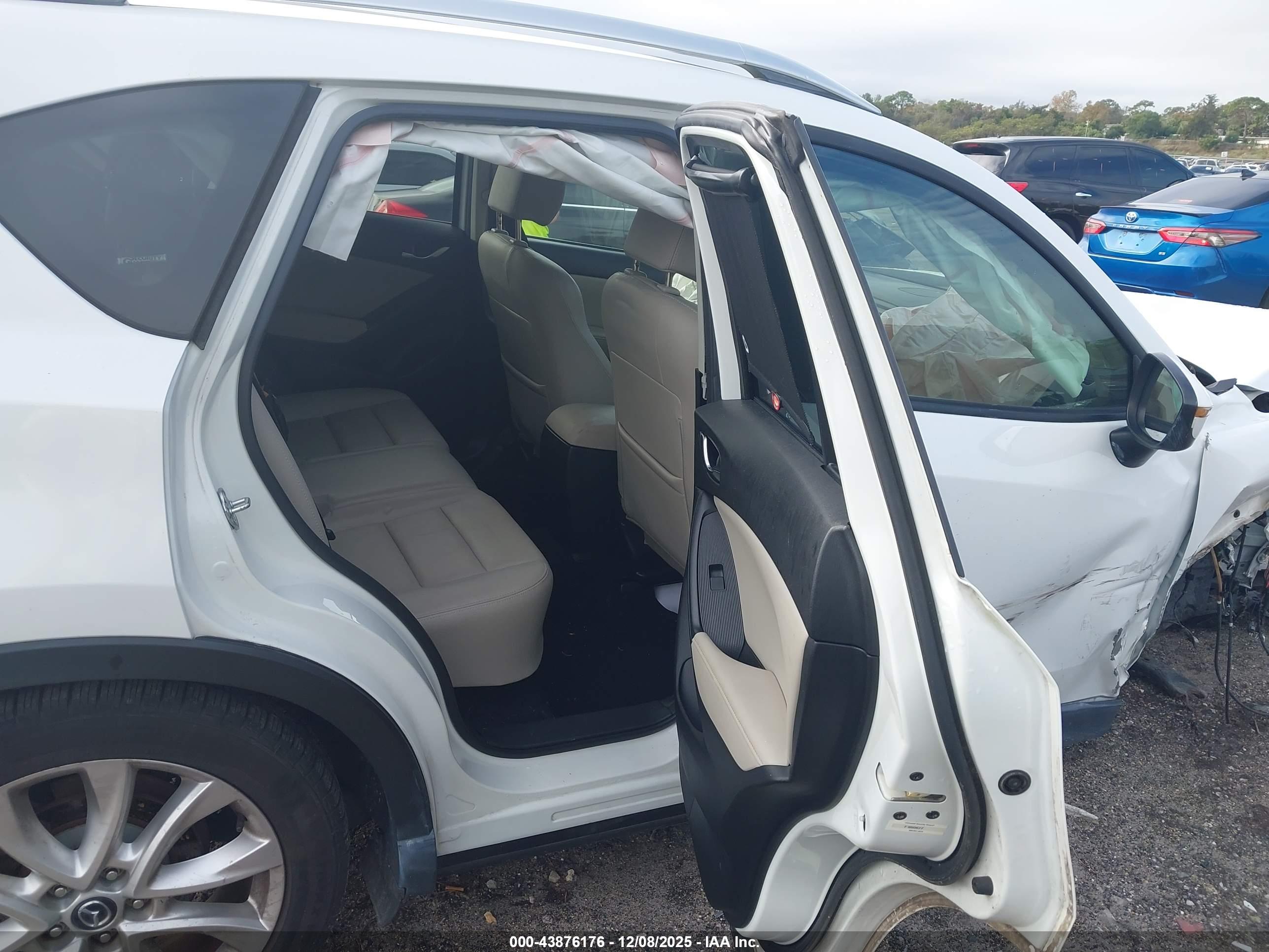 MAZDA CX-5 image 8