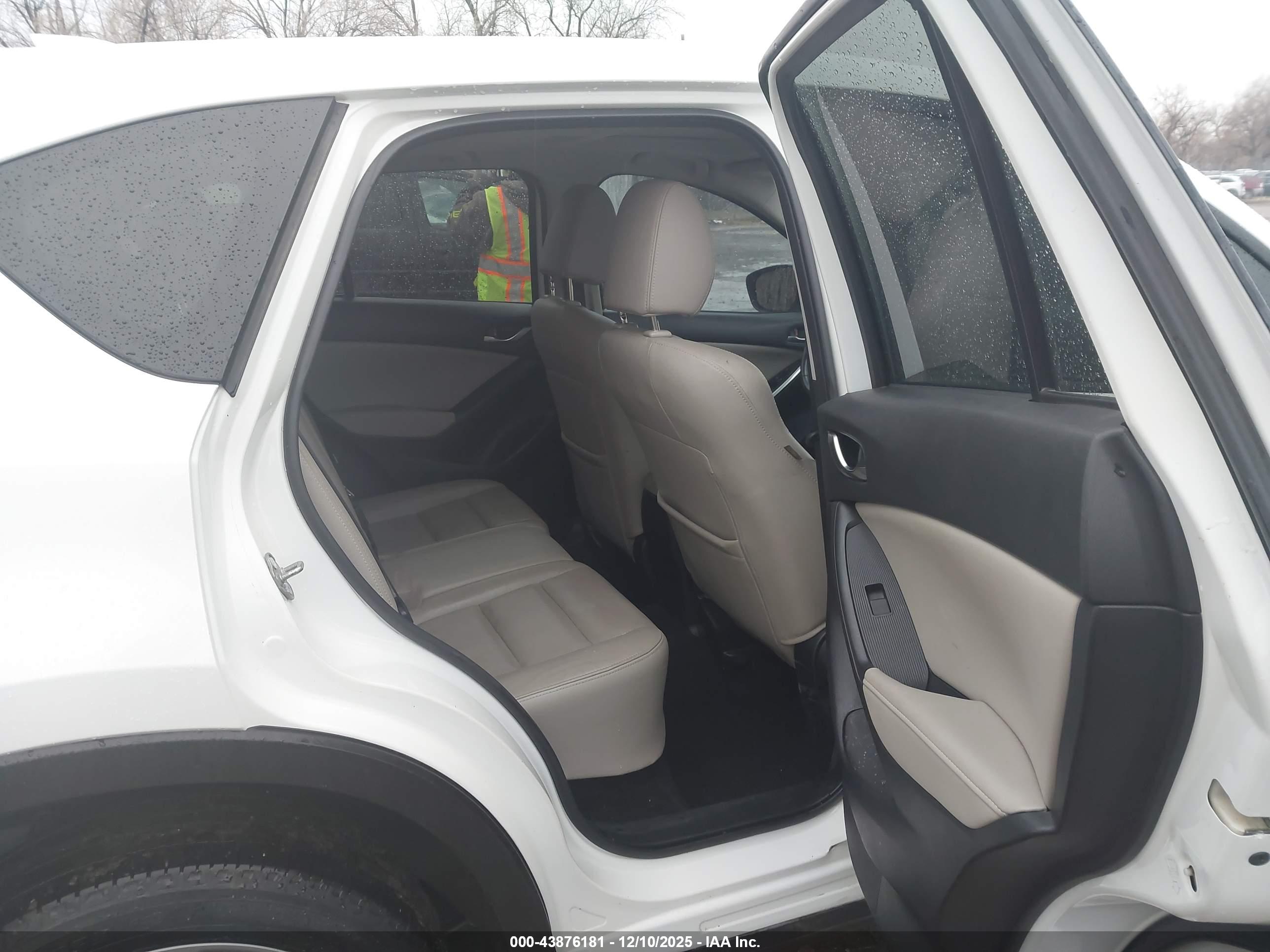 MAZDA CX-5 image 8