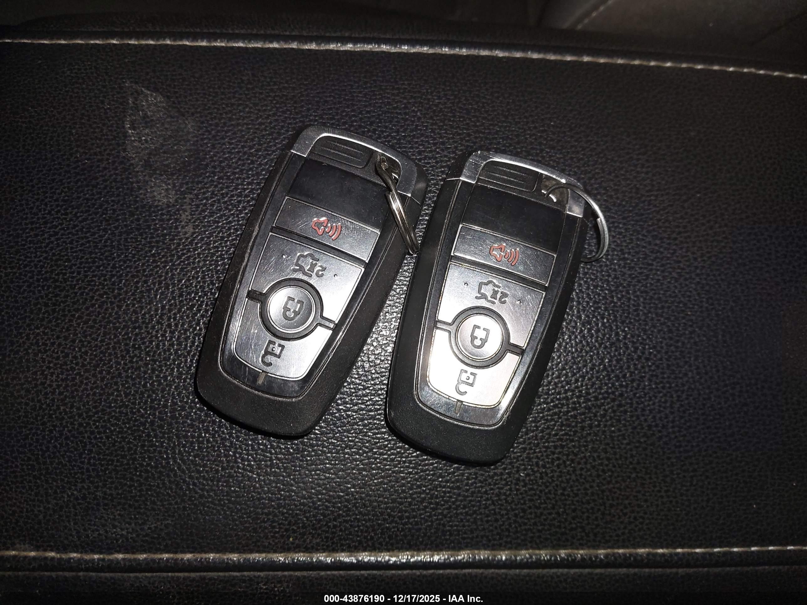 FORD FUSION image 11