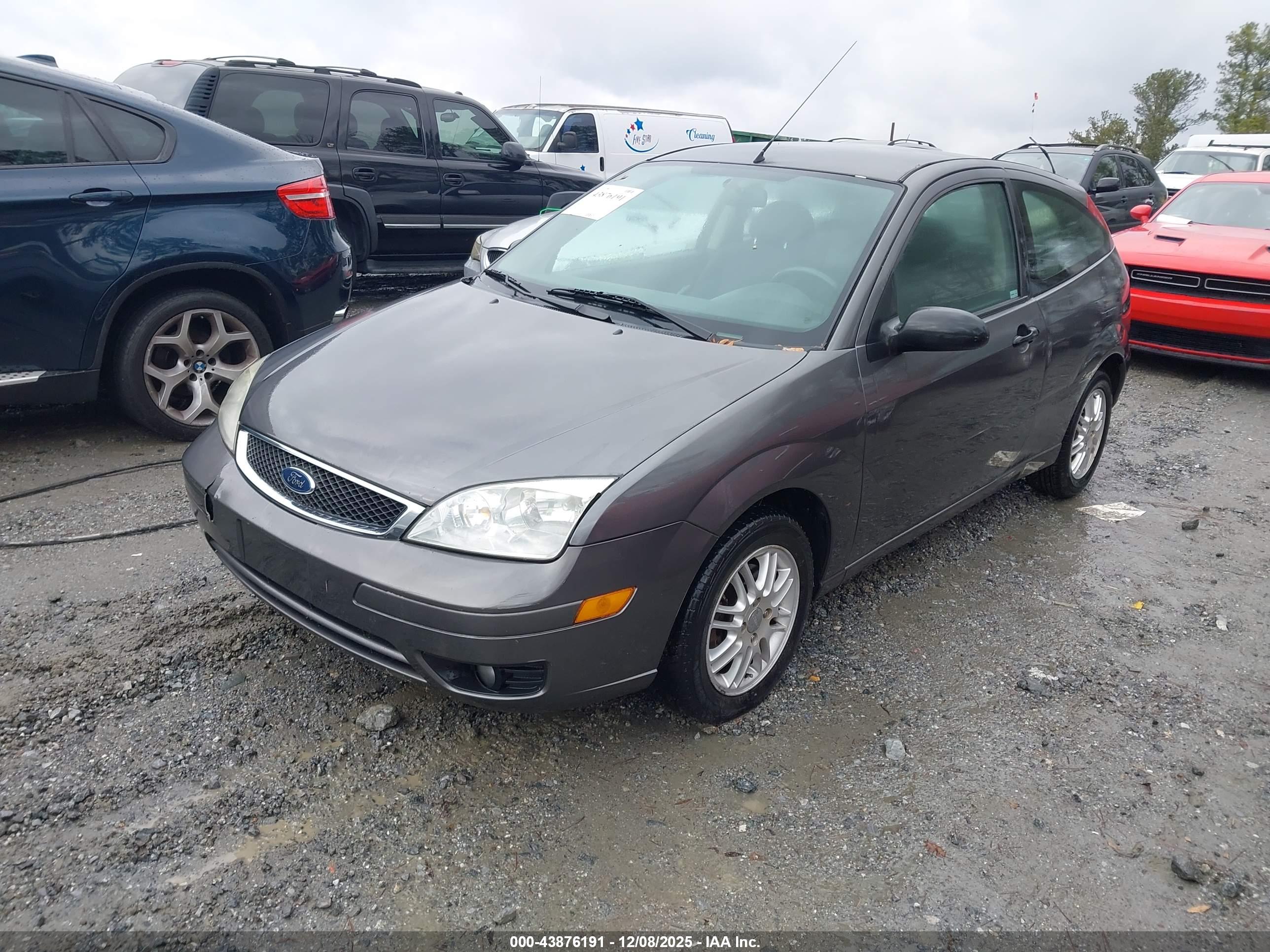 FORD FOCUS image 2