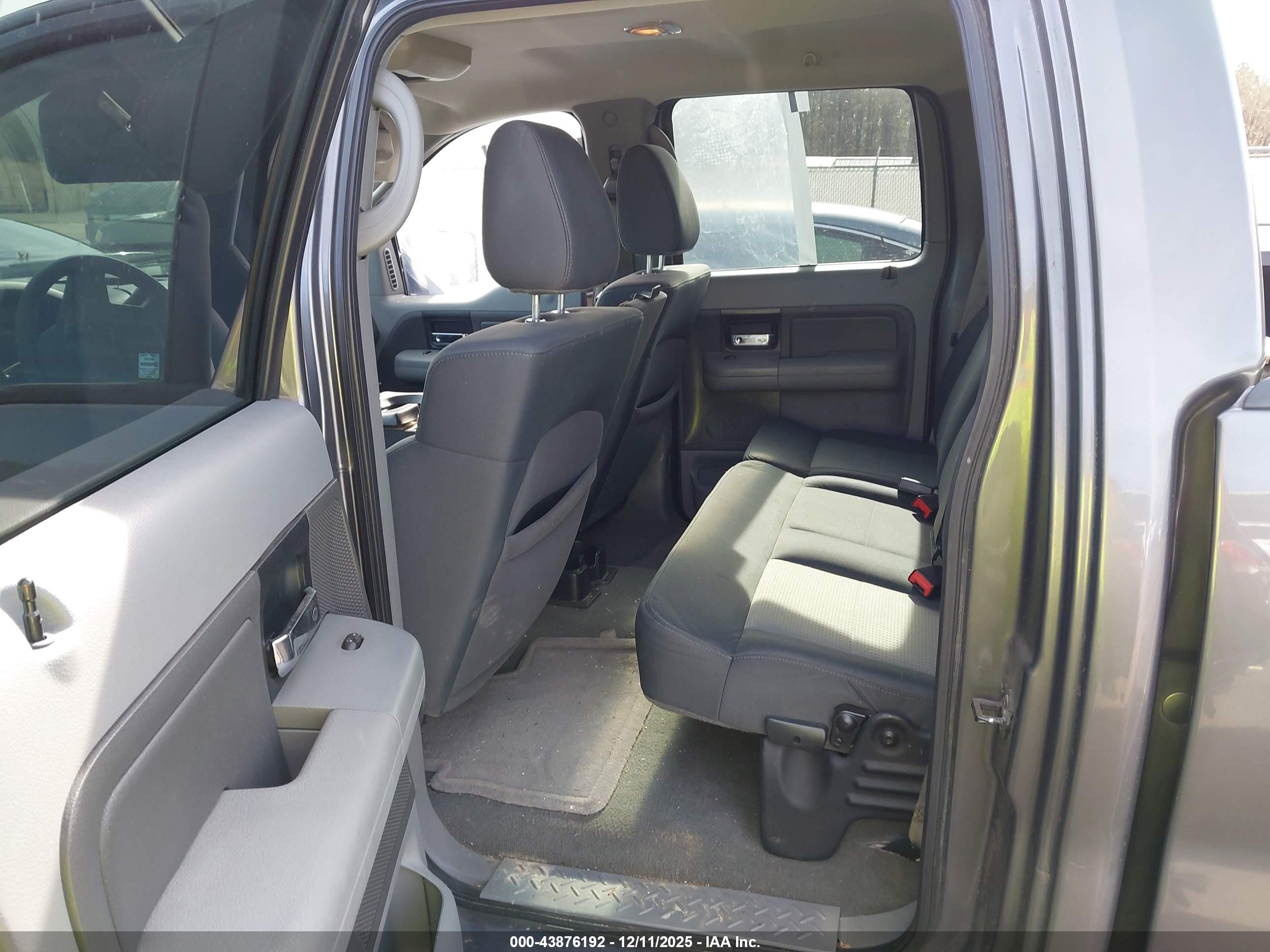 FORD F-150 image 8