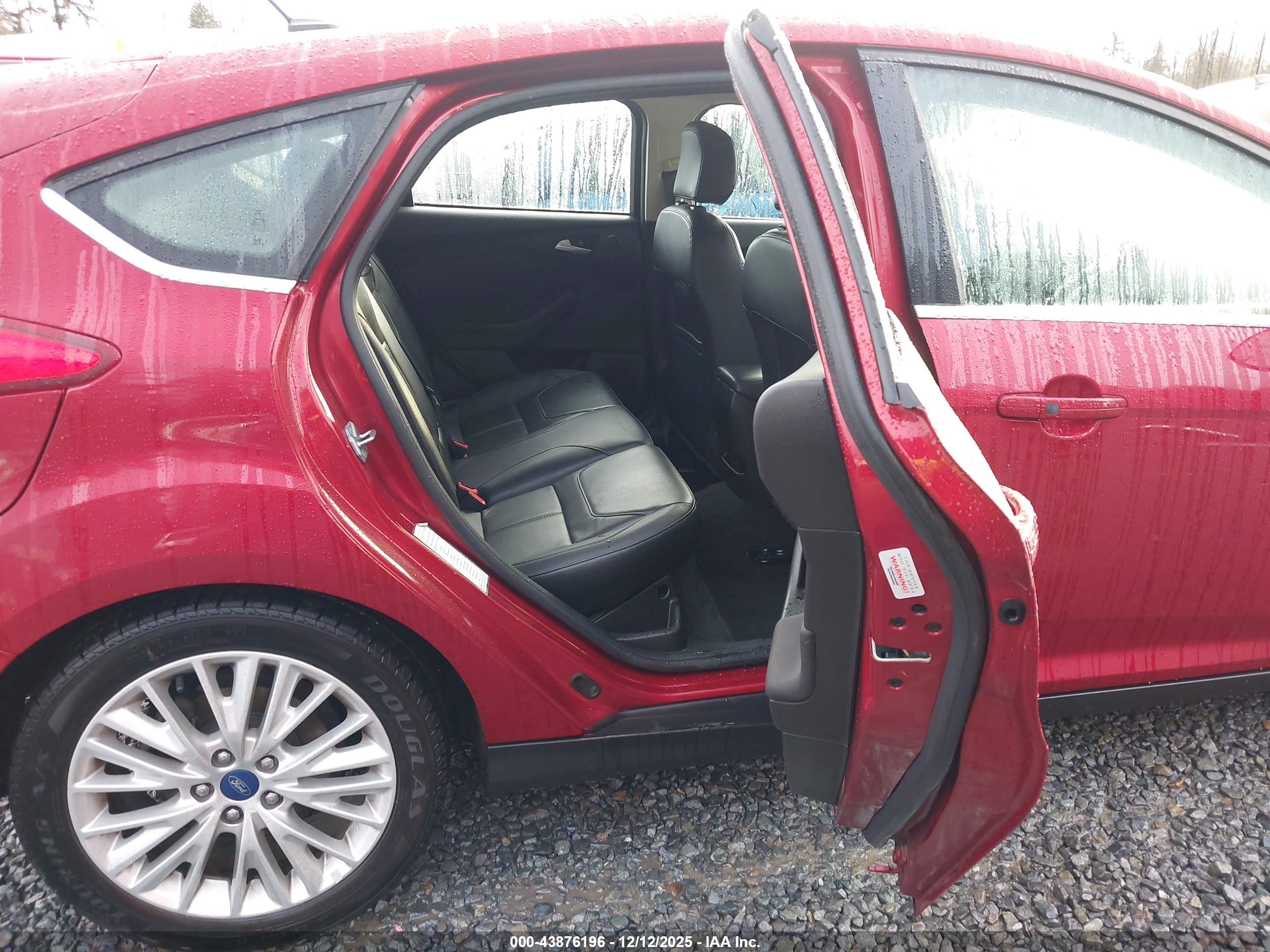 FORD FOCUS image 8