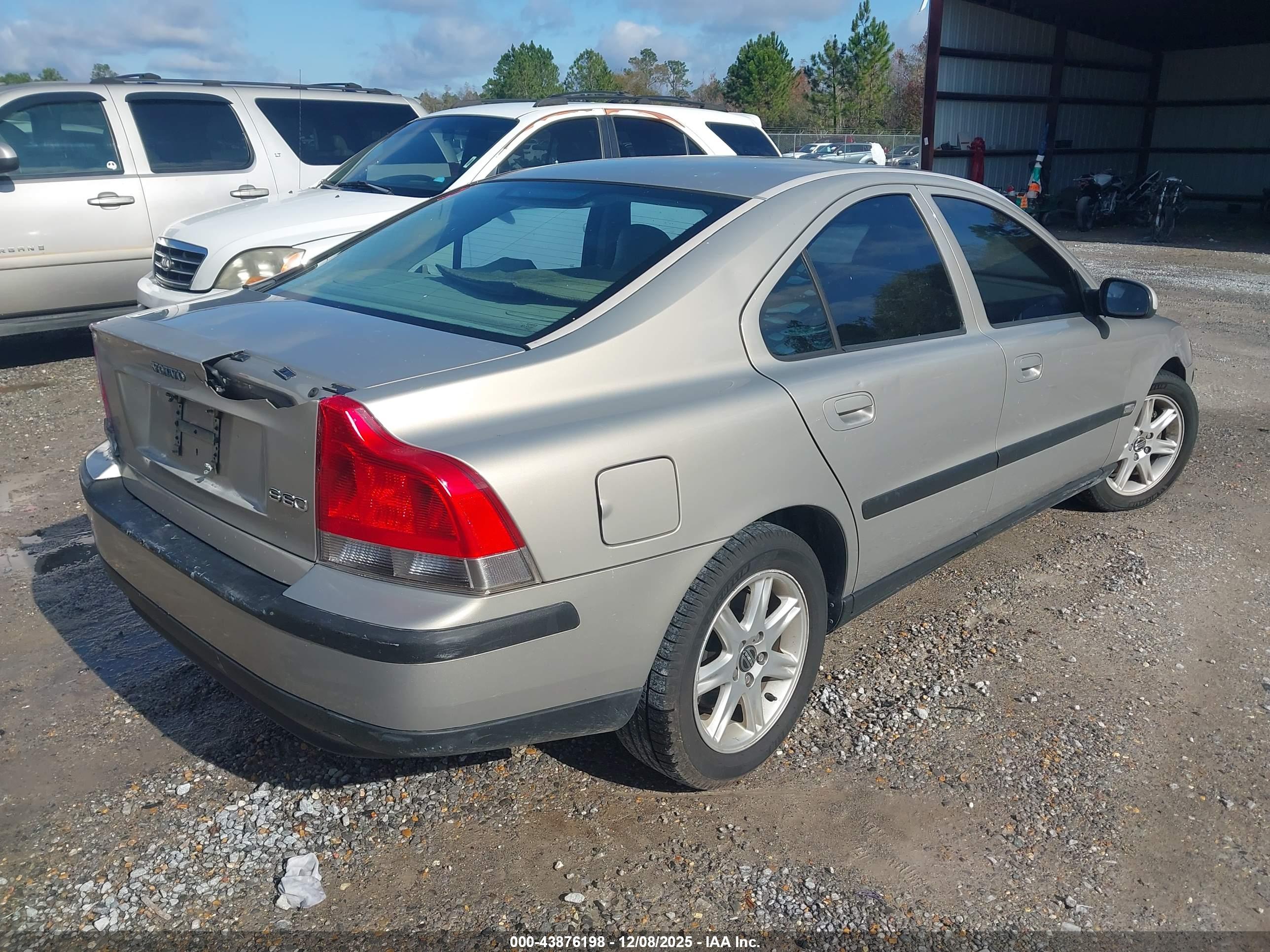 VOLVO S60 image 4