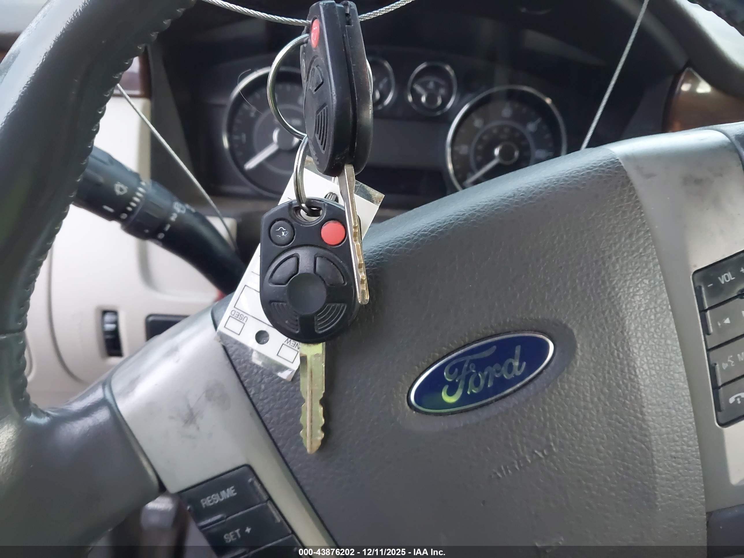 FORD FLEX image 11