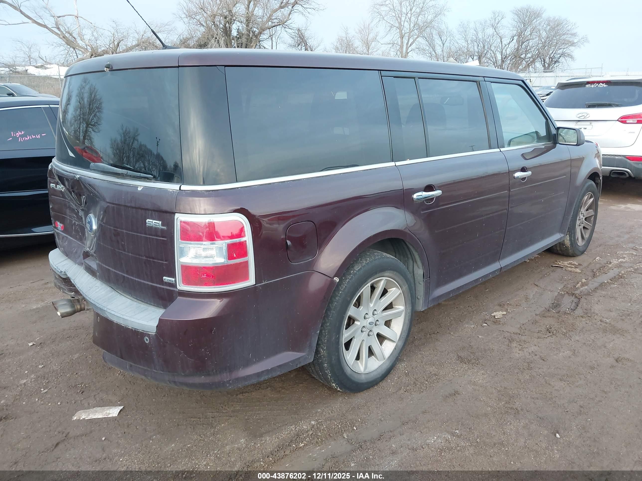 FORD FLEX image 4
