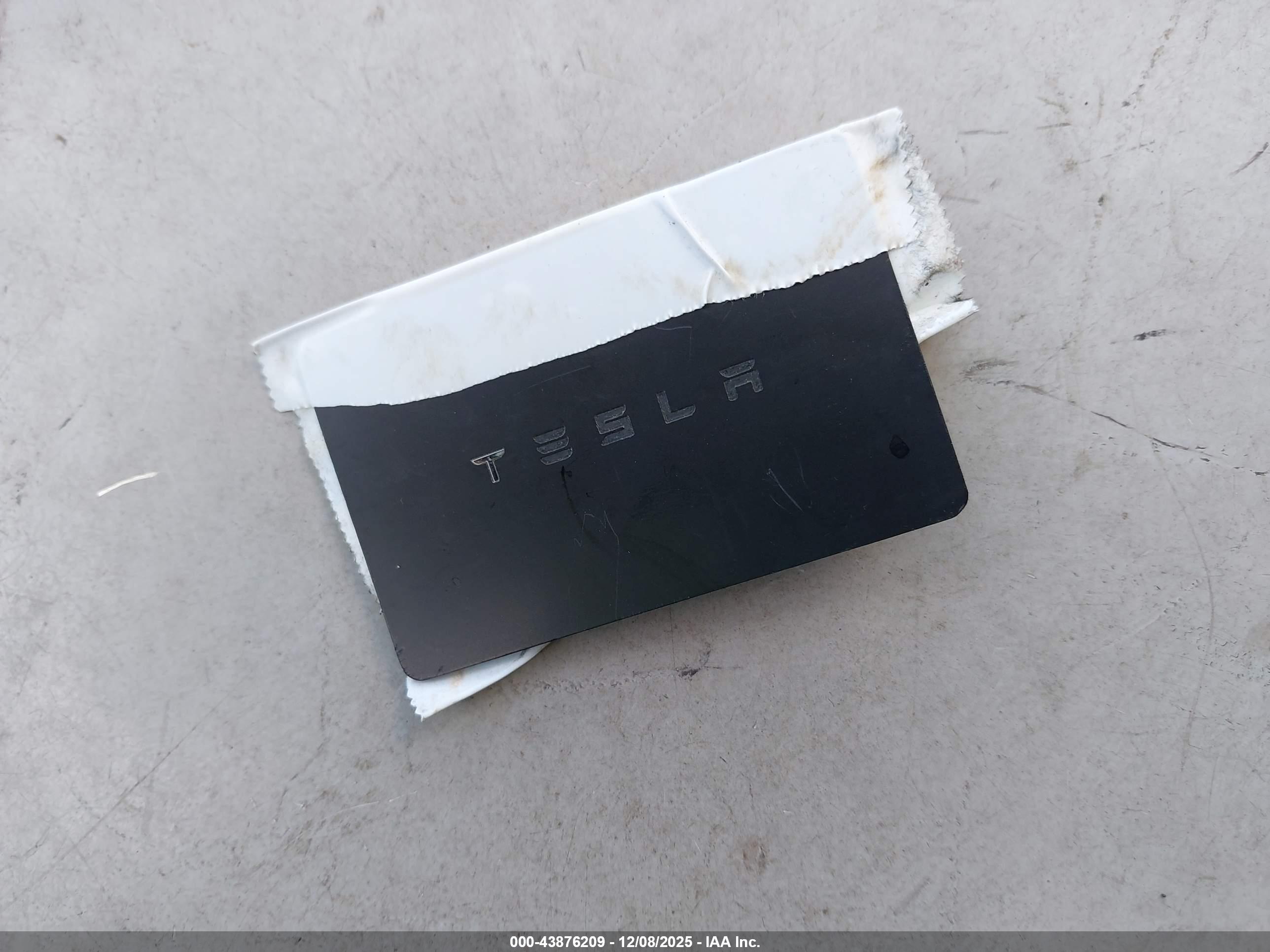 TESLA MODEL image 11