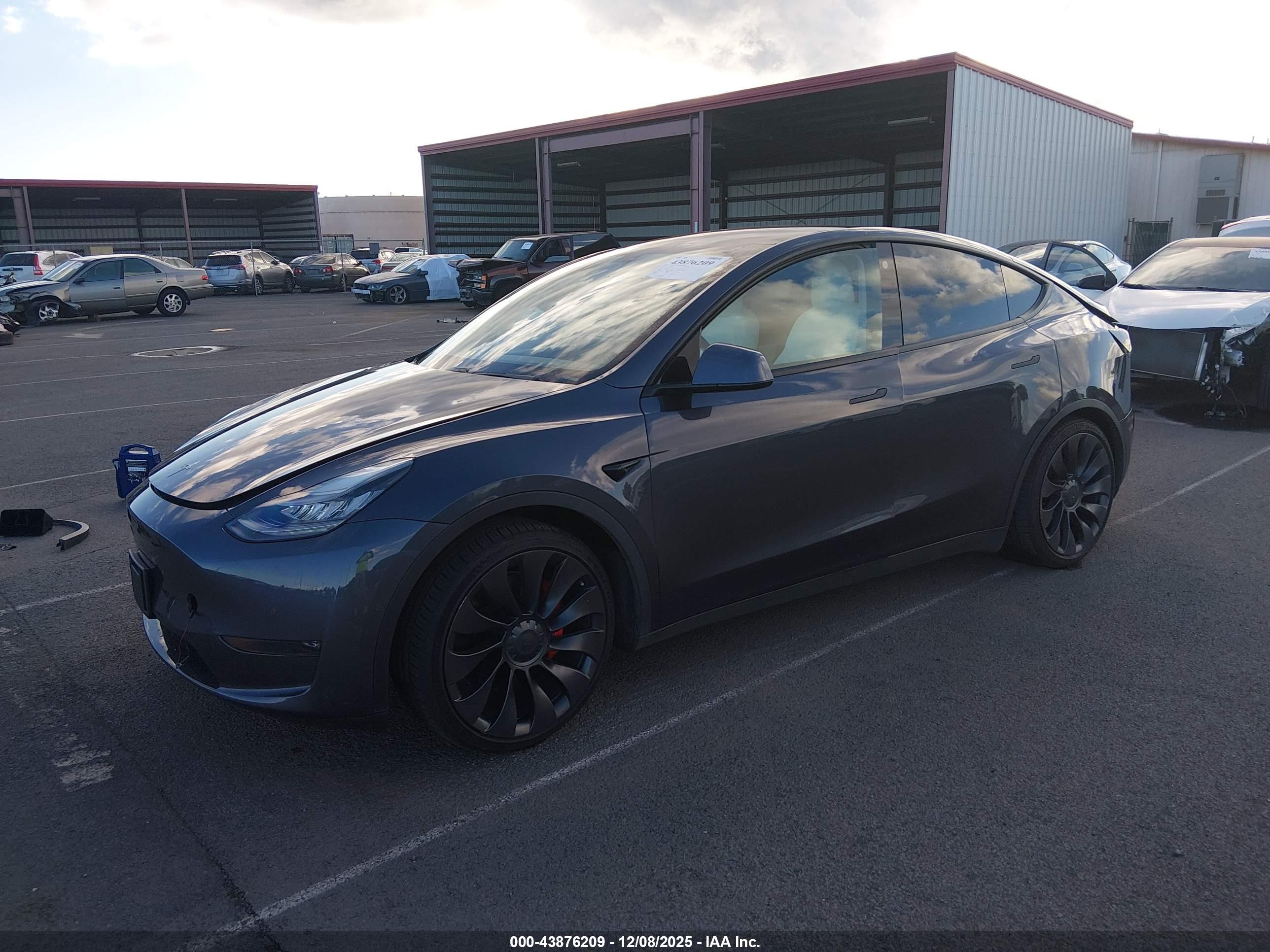 TESLA MODEL image 2