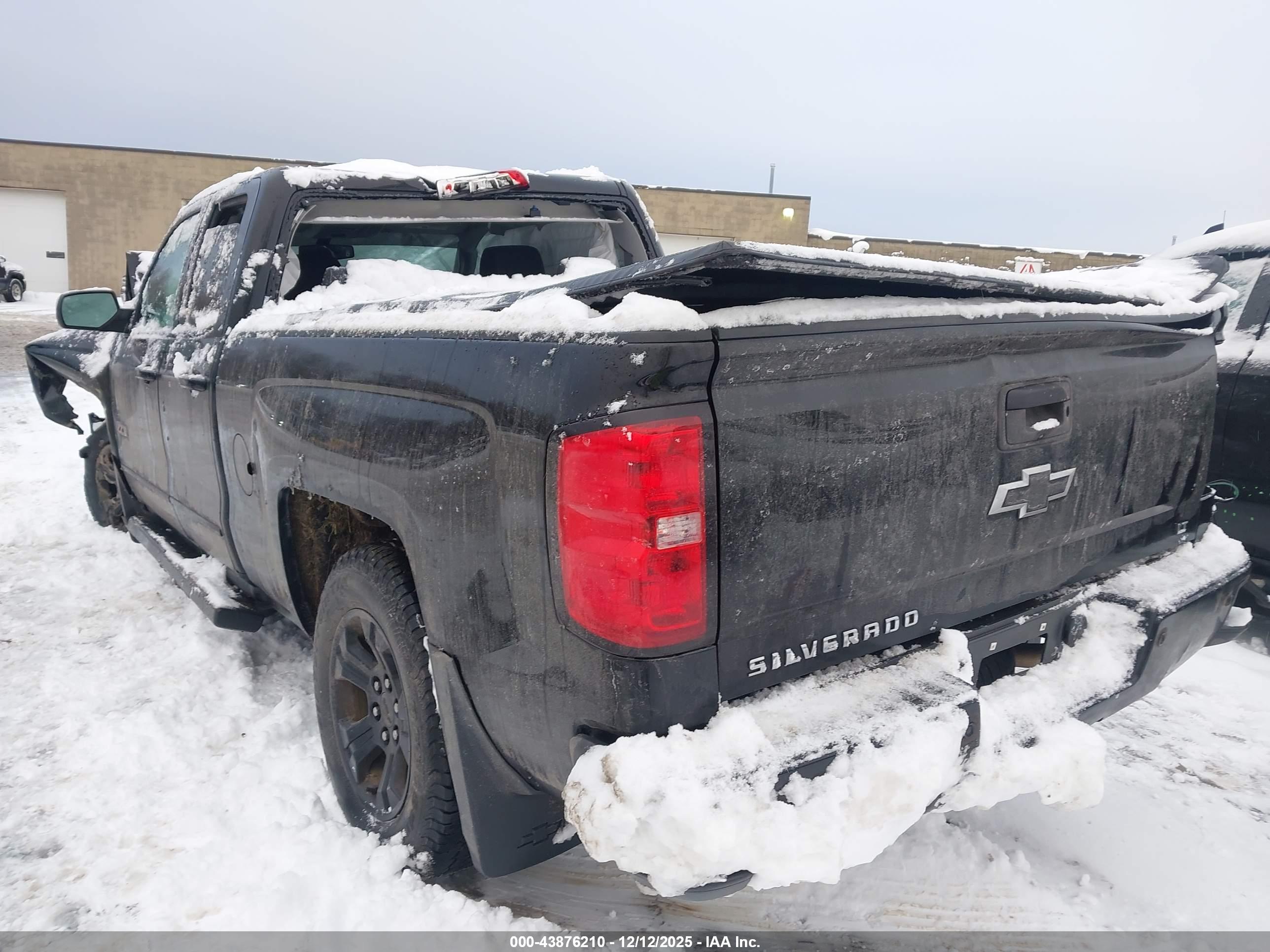 CHEVROLET SILVERADO image 3