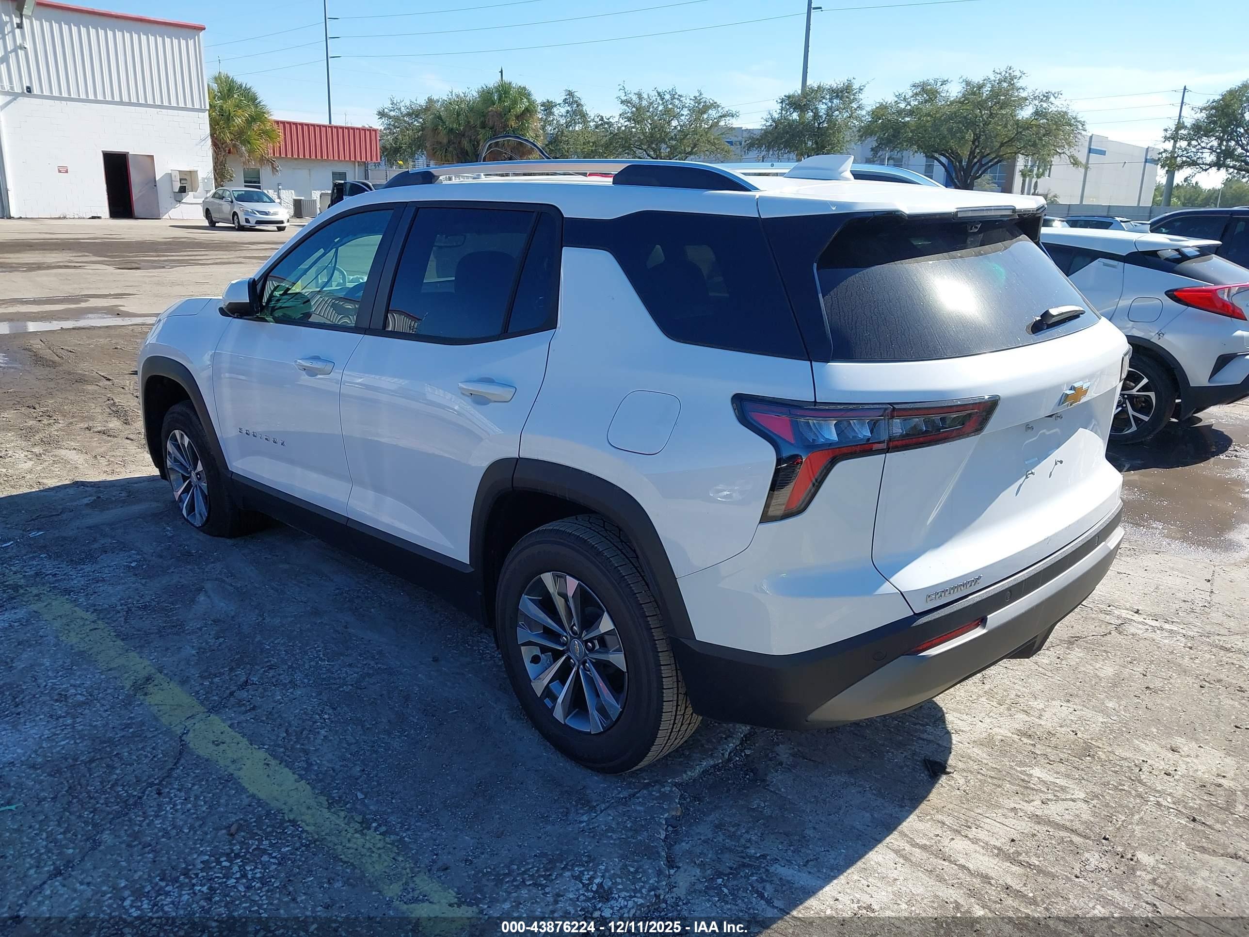 CHEVROLET EQUINOX image 3
