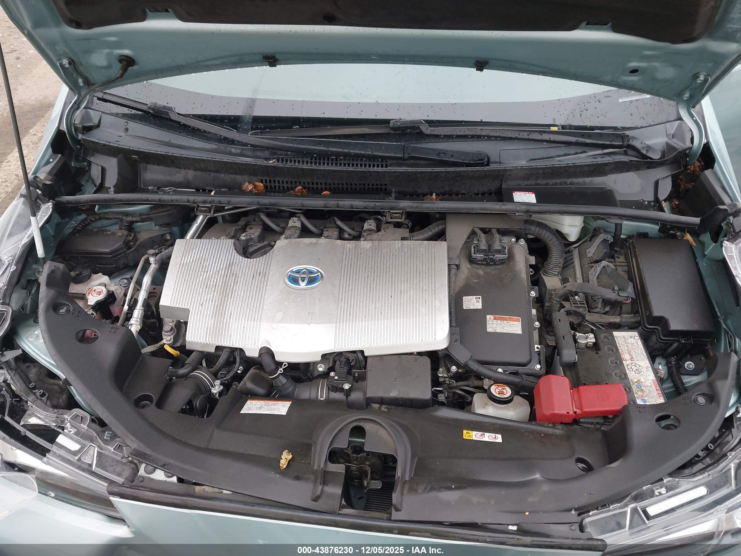 TOYOTA PRIUS image 10