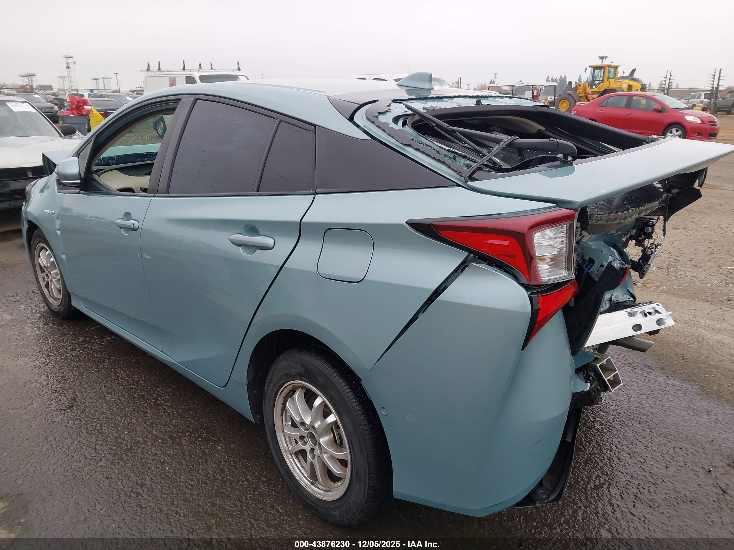 TOYOTA PRIUS image 3