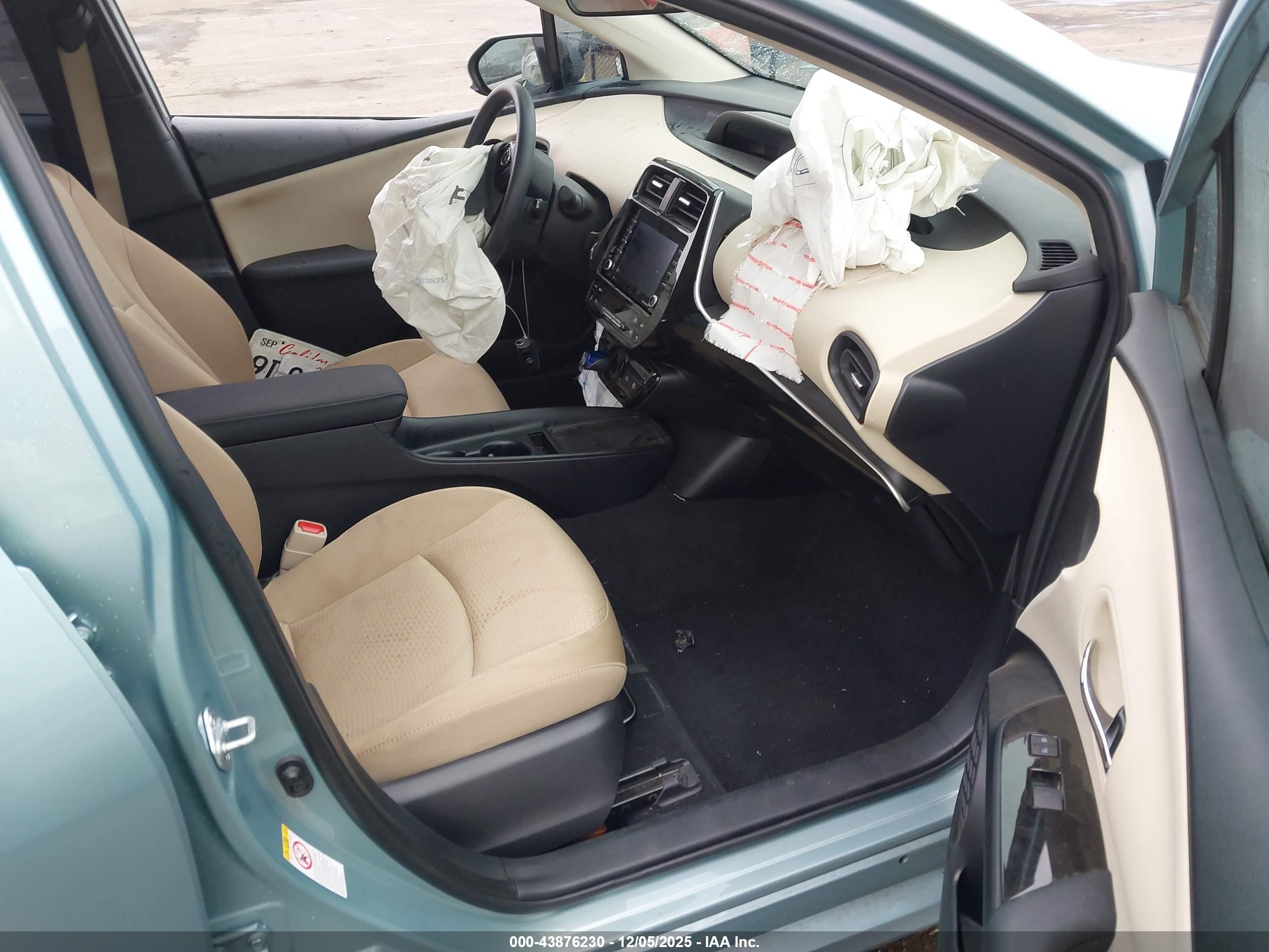 TOYOTA PRIUS image 5