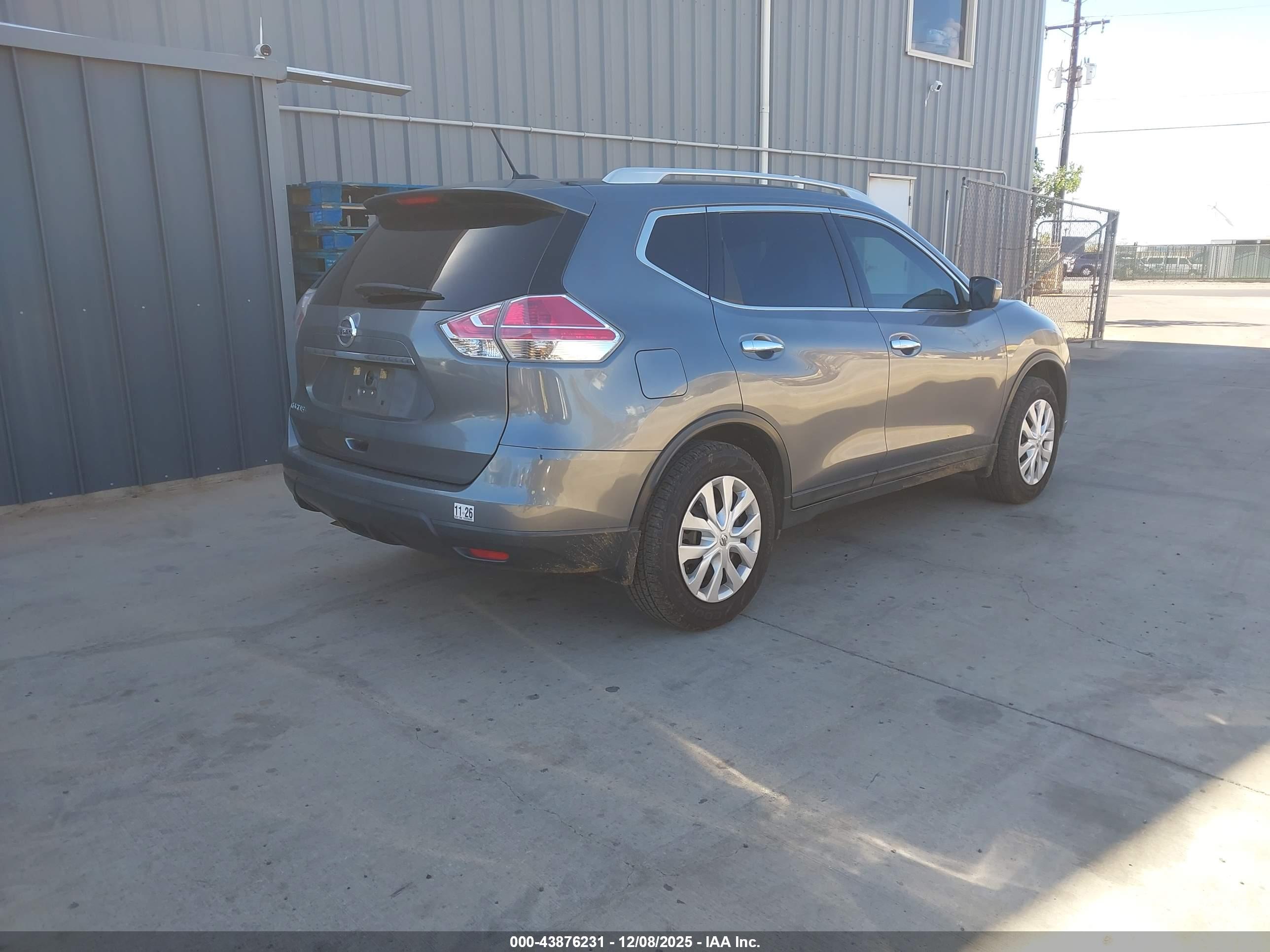 NISSAN ROGUE image 4