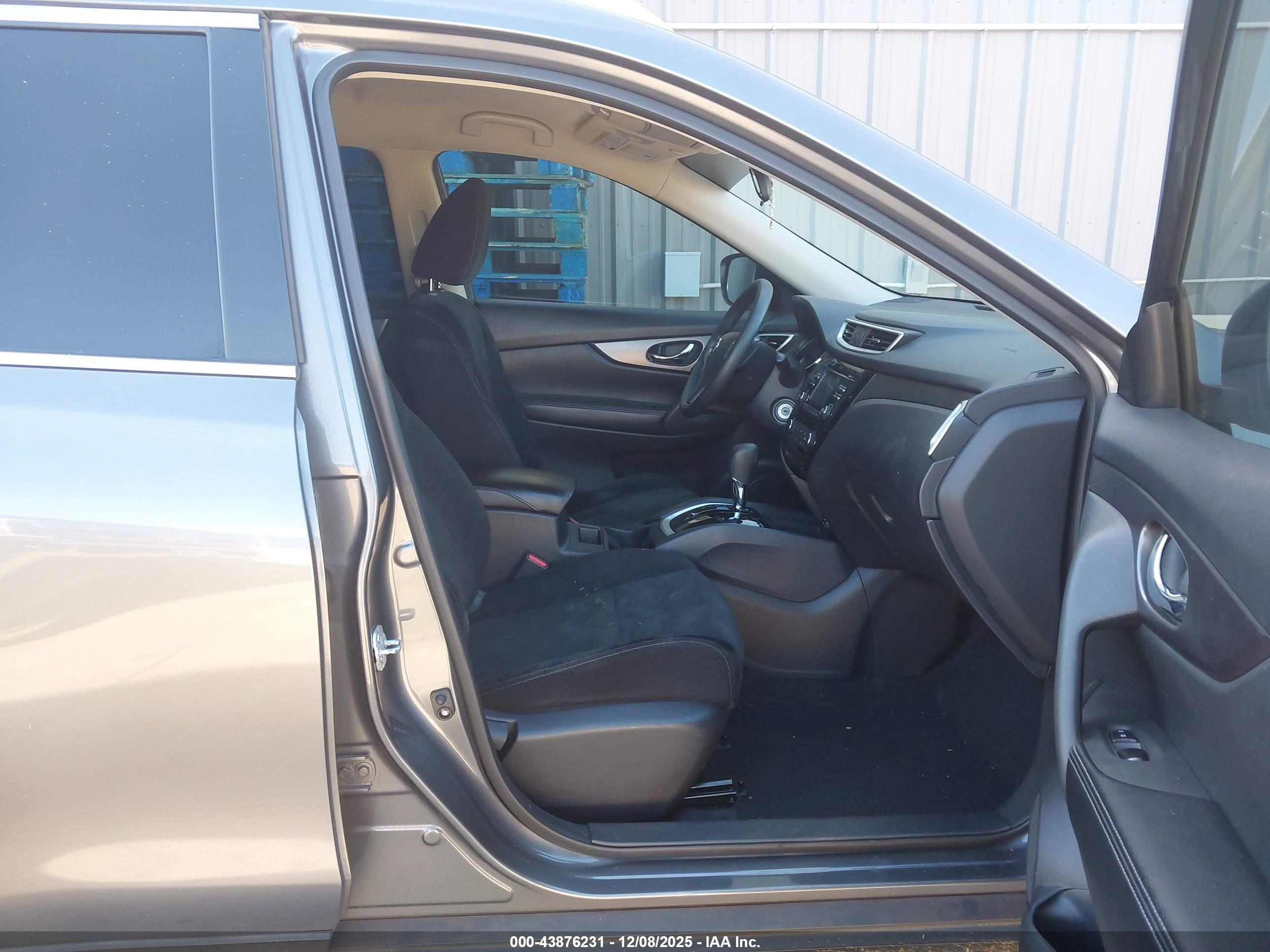 NISSAN ROGUE image 5