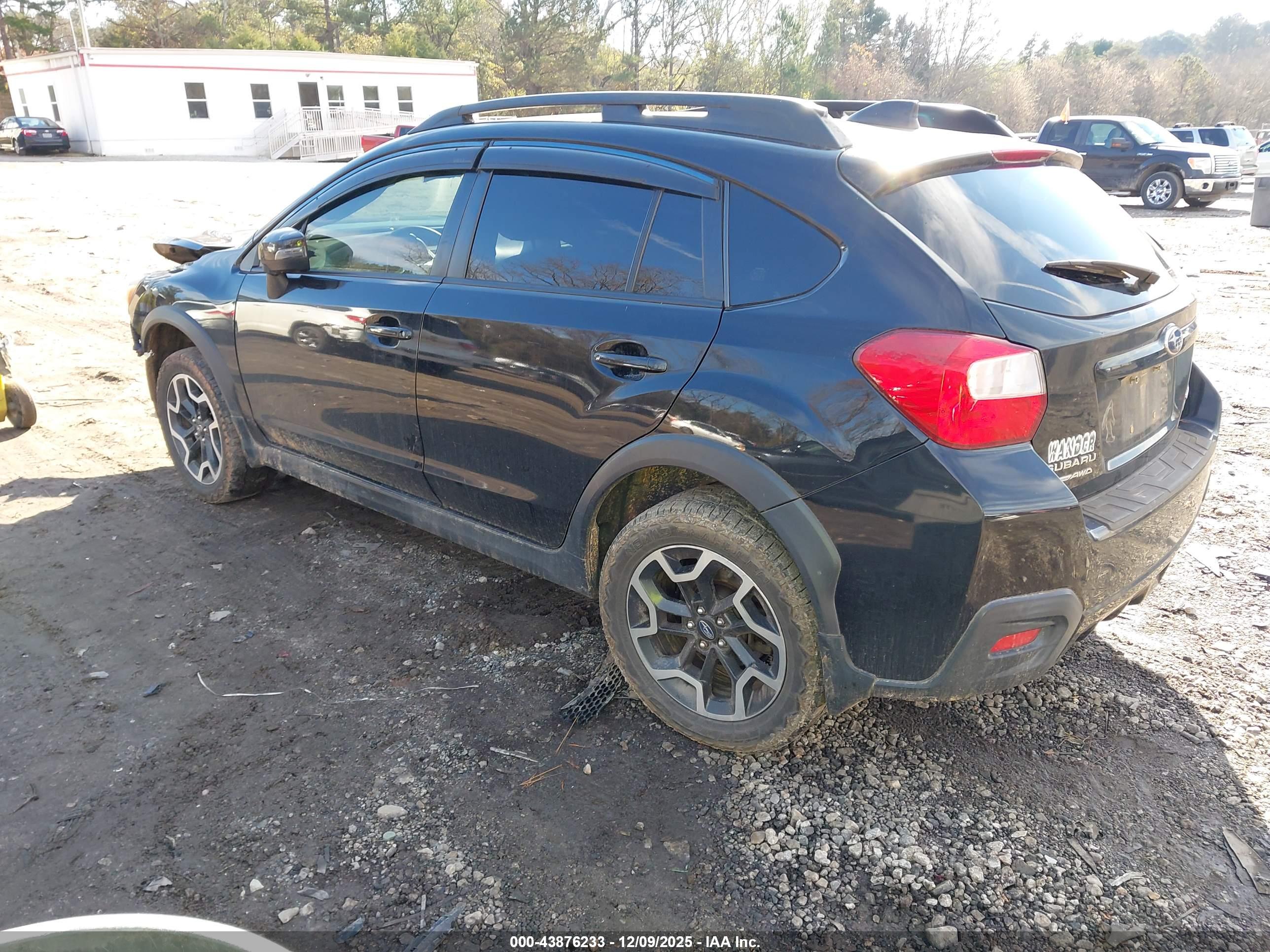 SUBARU CROSSTREK image 3