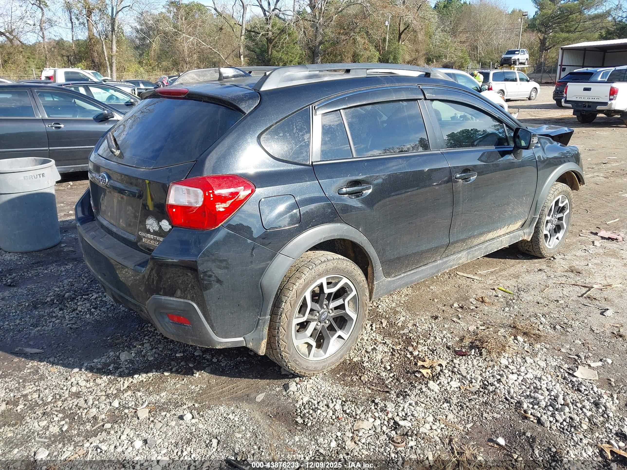 SUBARU CROSSTREK image 4