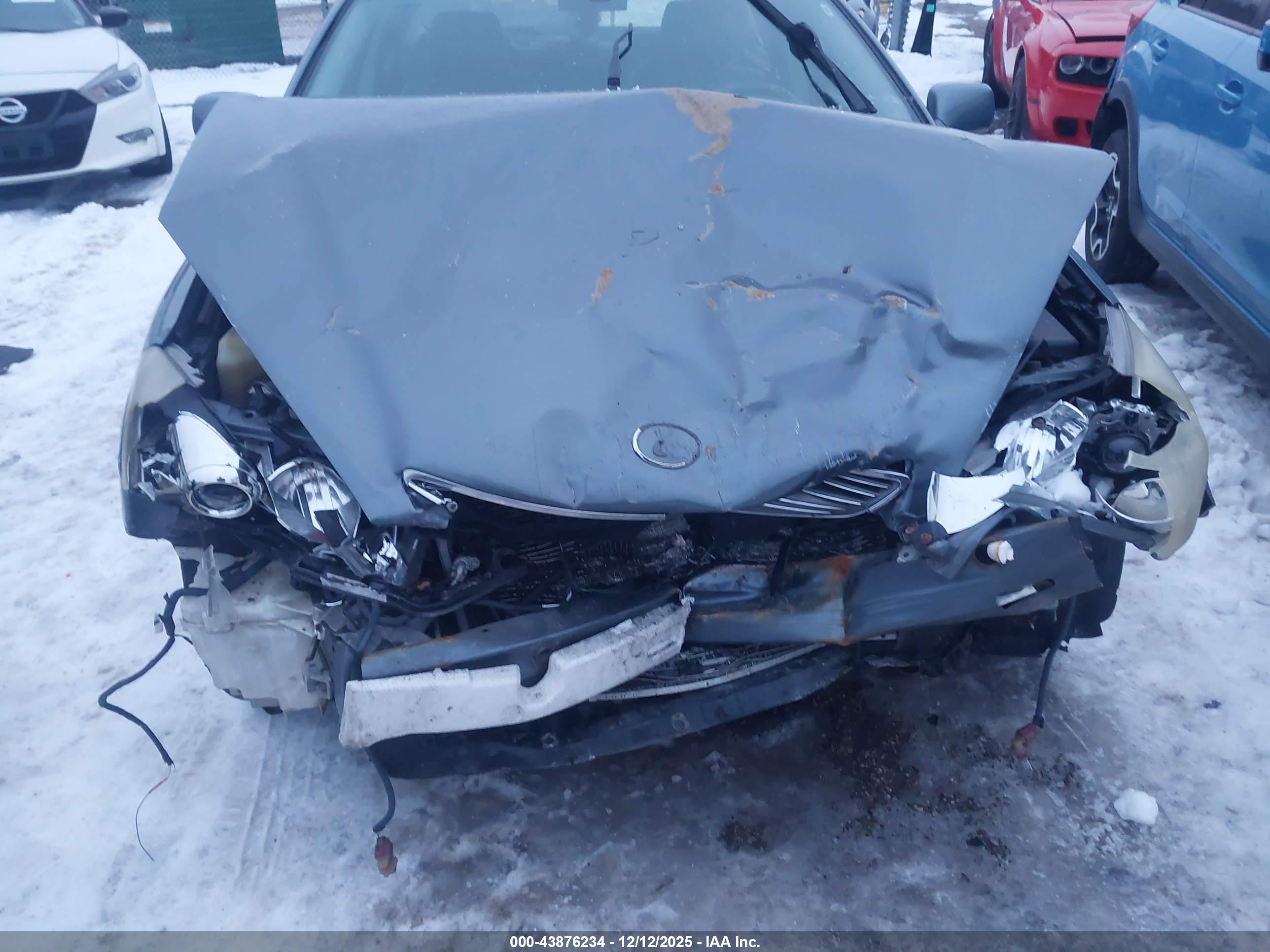 LEXUS ES image 6