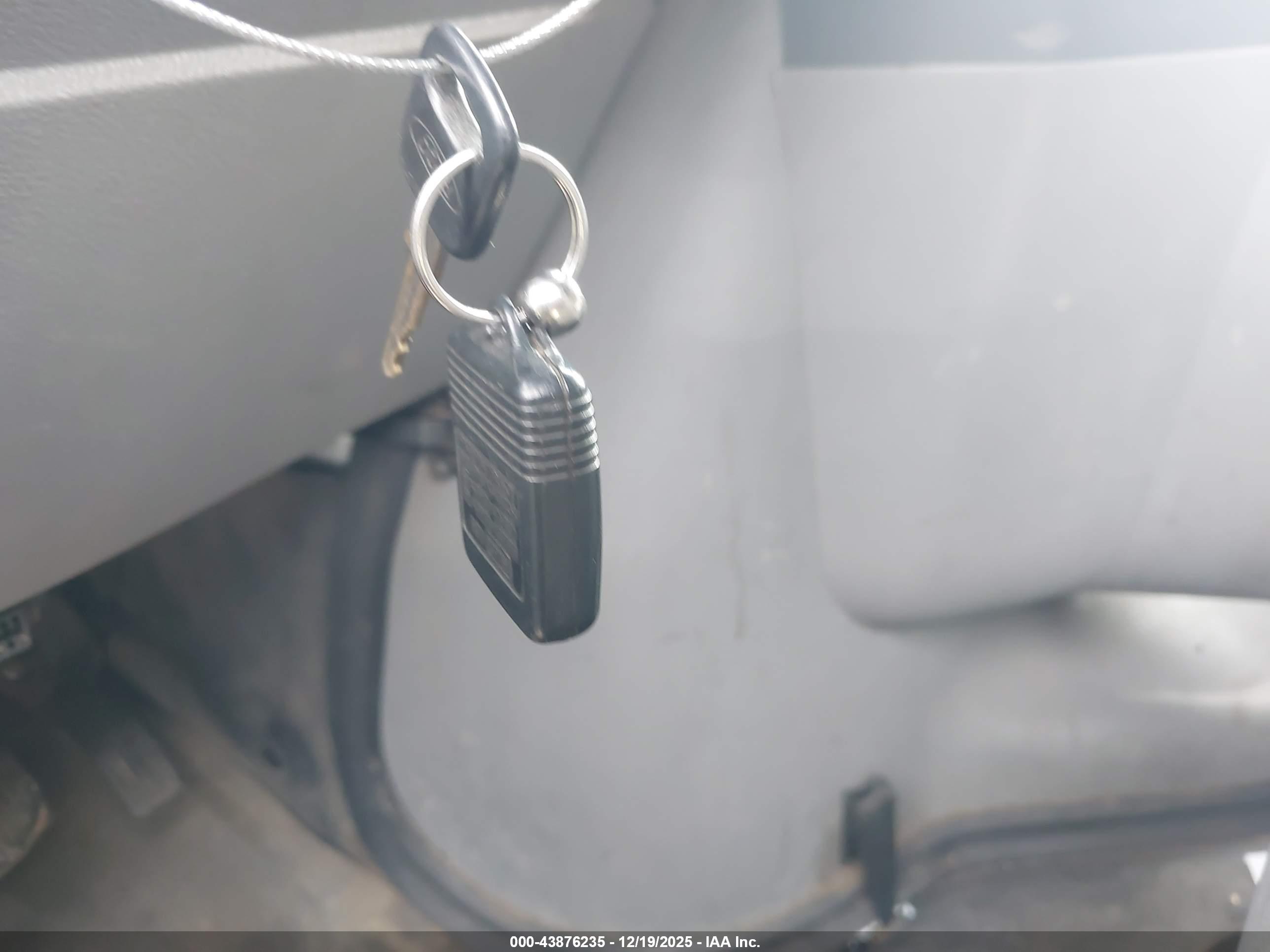 FORD E-250 image 11