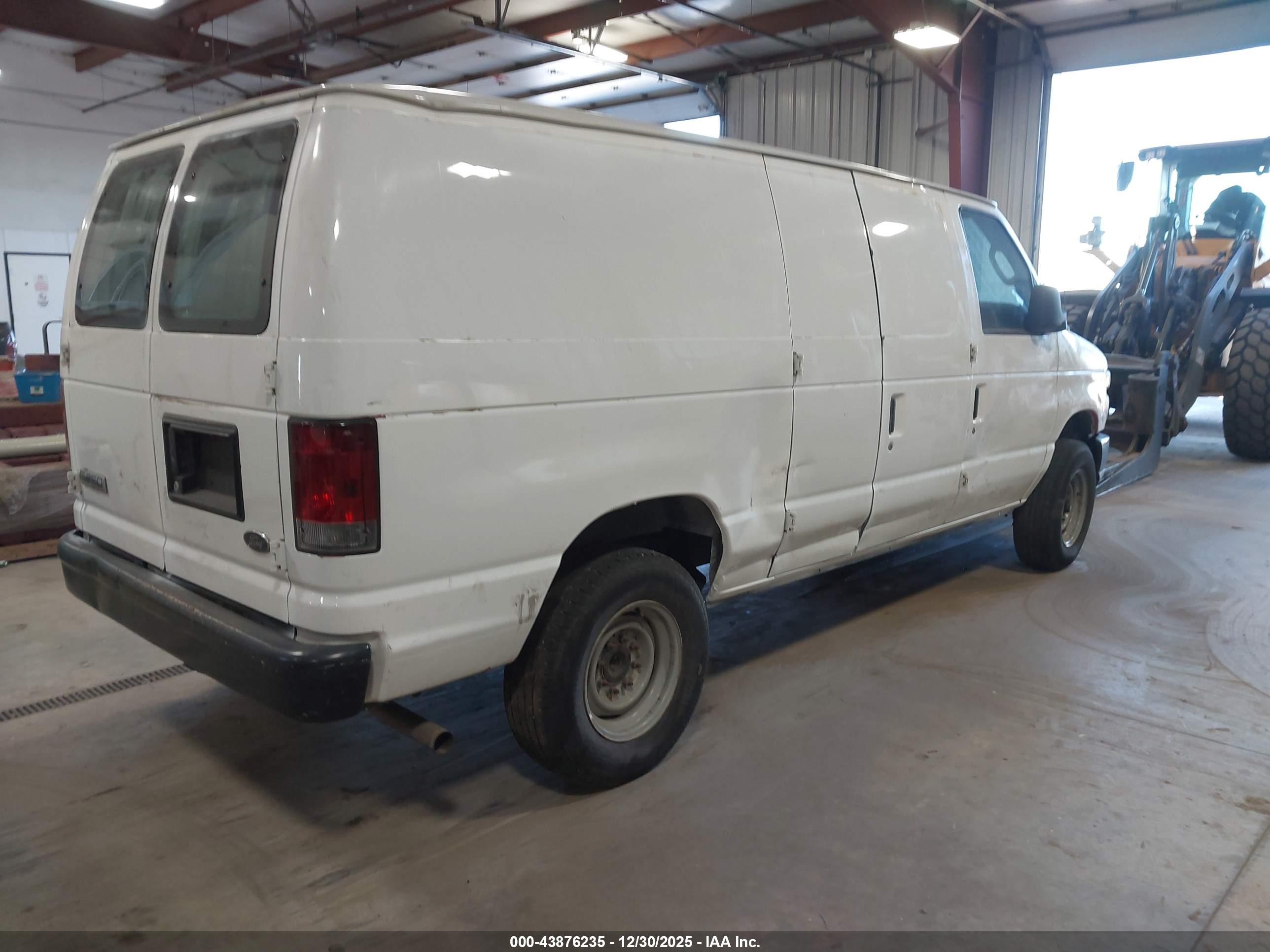 FORD E-250 image 4