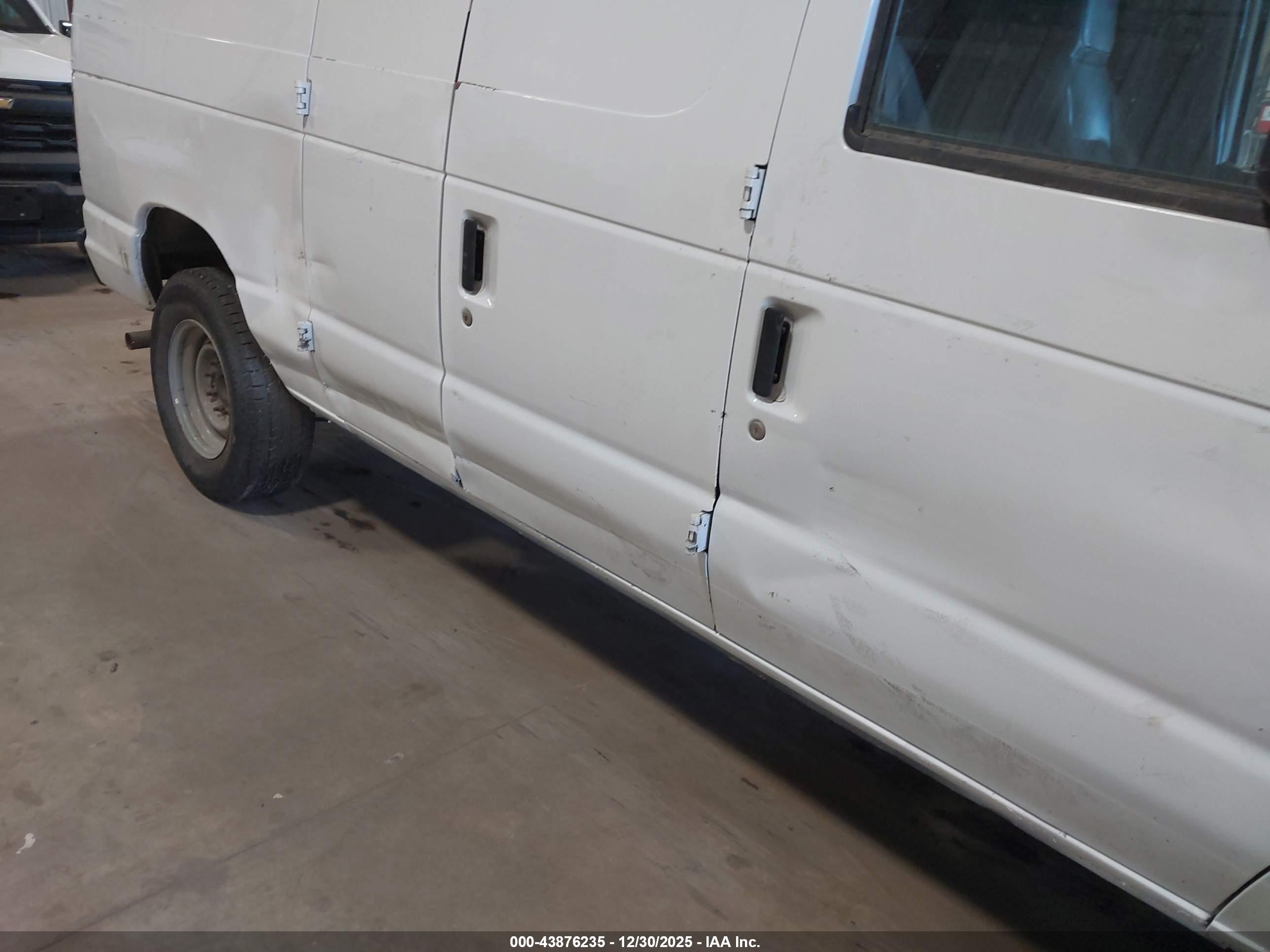 FORD E-250 image 6