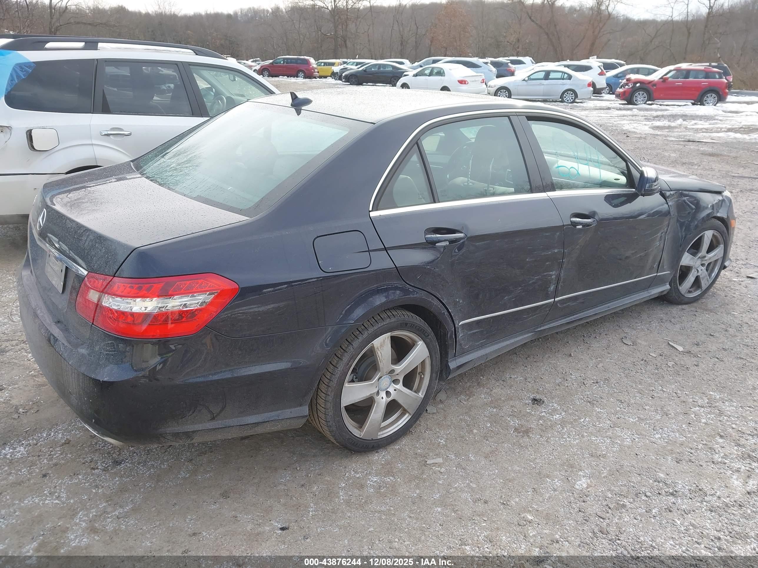 MERCEDES-BENZ E image 4